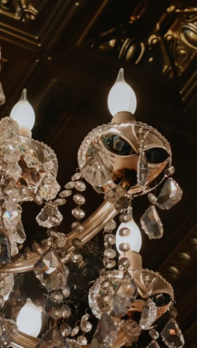 Let us set the scene: elegance begins the instant you walk into our hotel.
#HotelDiamond #ChicoHotel #HistoricChico #BoutiqueHotel #ChicoCA