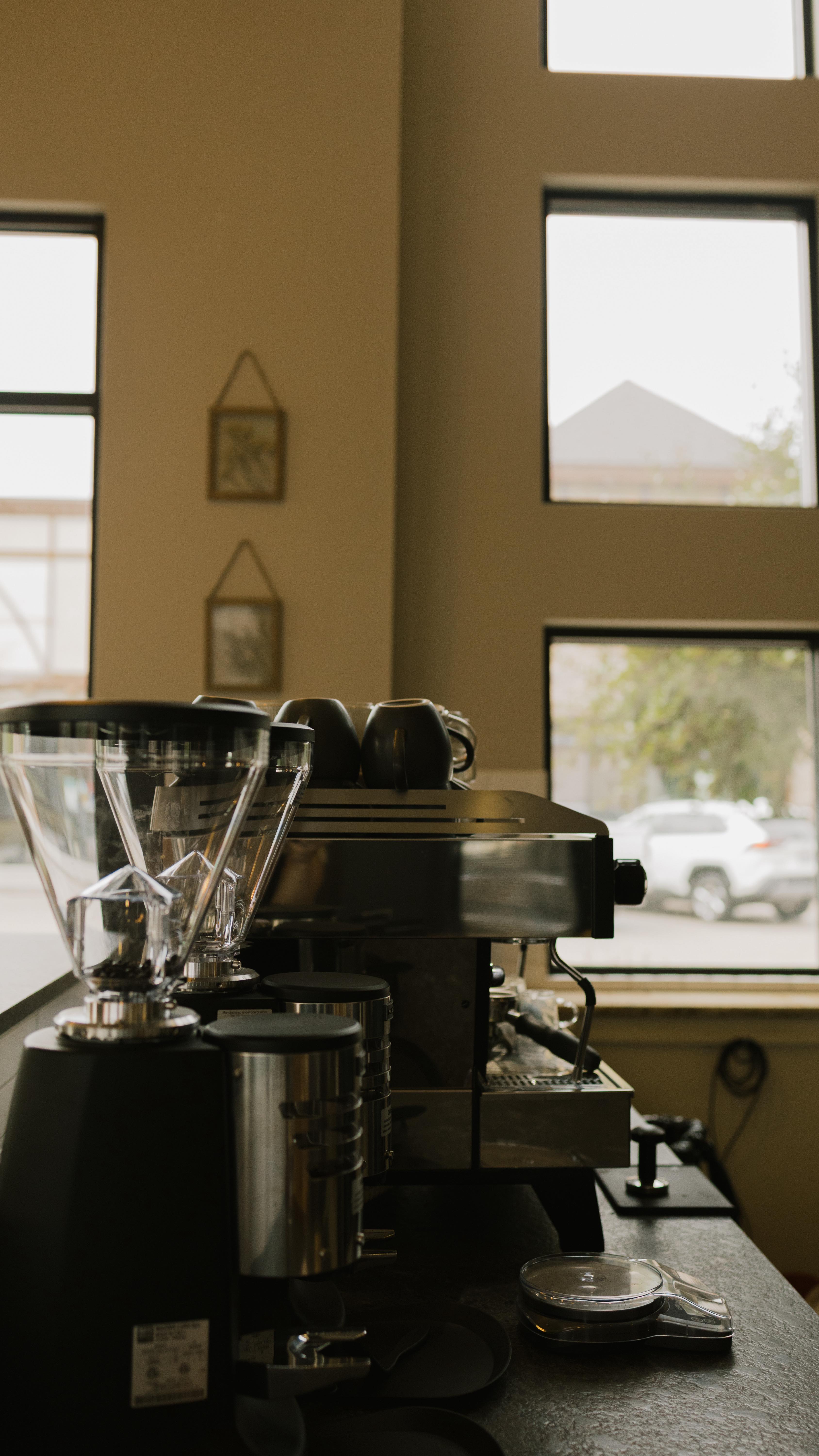 🚗✨ PSA TIME ✨🚗
Our drive-through is here to make life easier (no hopping out of the car 🙌), but it doesn’t mean faster (so sorry we are not a big coffee chain who presses buttons to make coffee😭). Every drink is still handcrafted with love, and we can only work so fast 🏃♀️💨