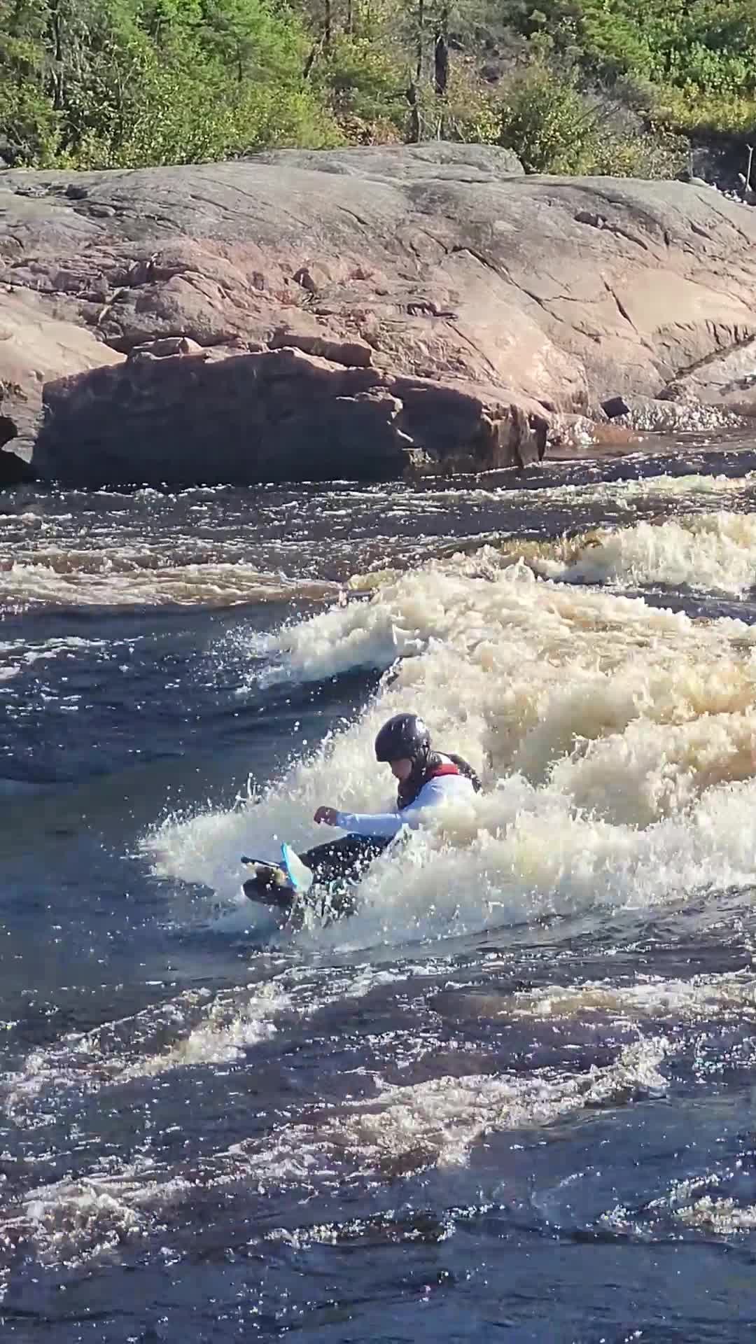 Alternative au kayak, il faut juste que je comprenne les tricks???
ㅤ
Kayak alternative, just got to figure out the tricks???
@kayakdetail @earth_veins @wallysphoto
@whitewaterkayakinghub @forward_wip @quiksilver @sweetprotection
...
..
.
#kayak #whitewater #whitewaterkayaking #whitewaterismagic #whitewaterkayak #epic #kayaking #kayaklife #extremesports #extremekid #kayakingkids #sport #kayakingfun #kayaker #paddling #peopleareawesome #awesome #water #nature #earth #adventrure #outdoors #fyp #foryou #trending @sweetprotection @sweetprotection