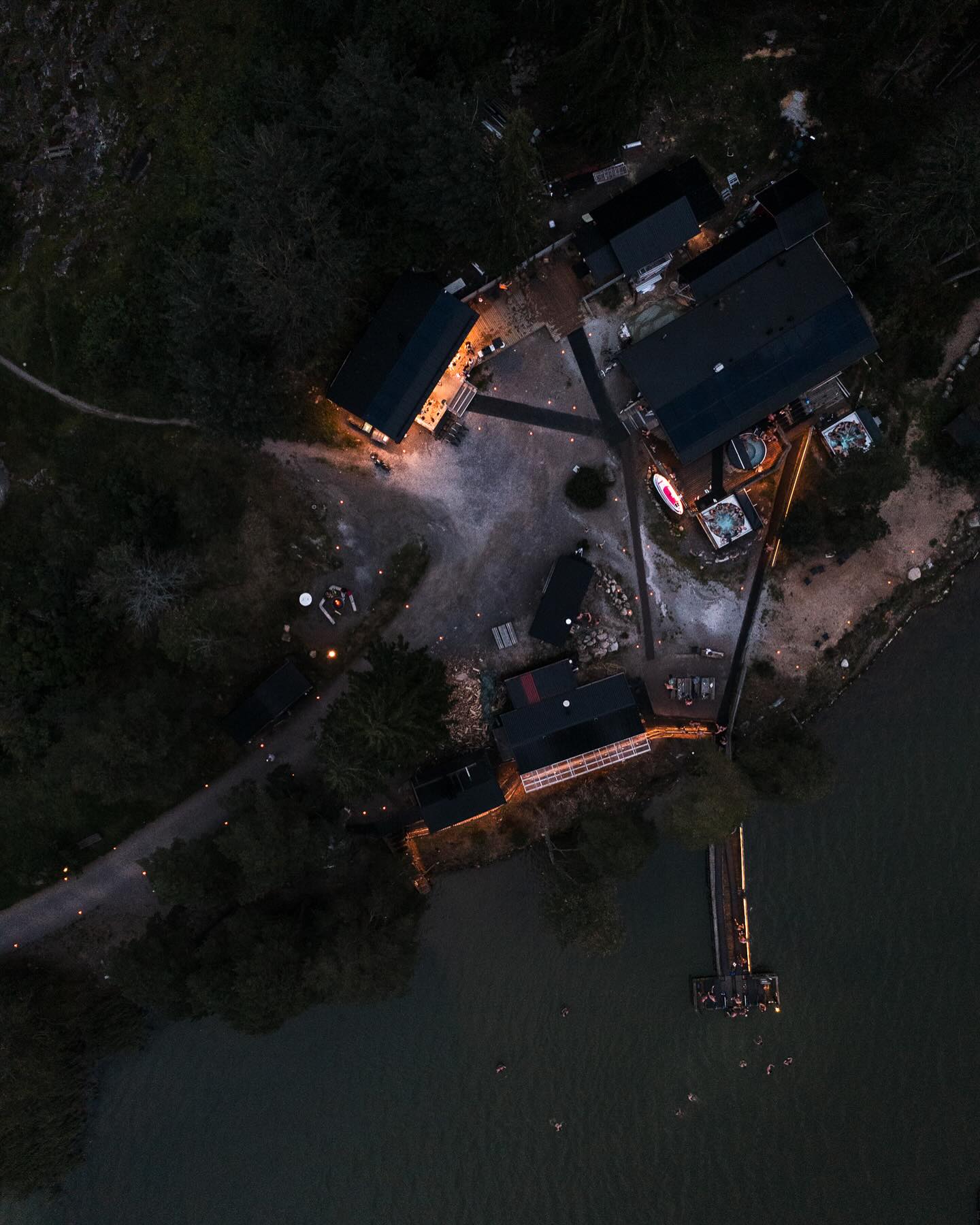 Illat pimenee ja varjot pitenee ? Joko avantokausi on aloitettu?
#avanto 
#avantouinti 
#visitlieto 
#visitkaarina 
#visitturku 
#visitturku❤️ 
#turku 
#kylmäuinti 
#sauna 
#visitfinland 
#yleinensauna 
#saunafinland