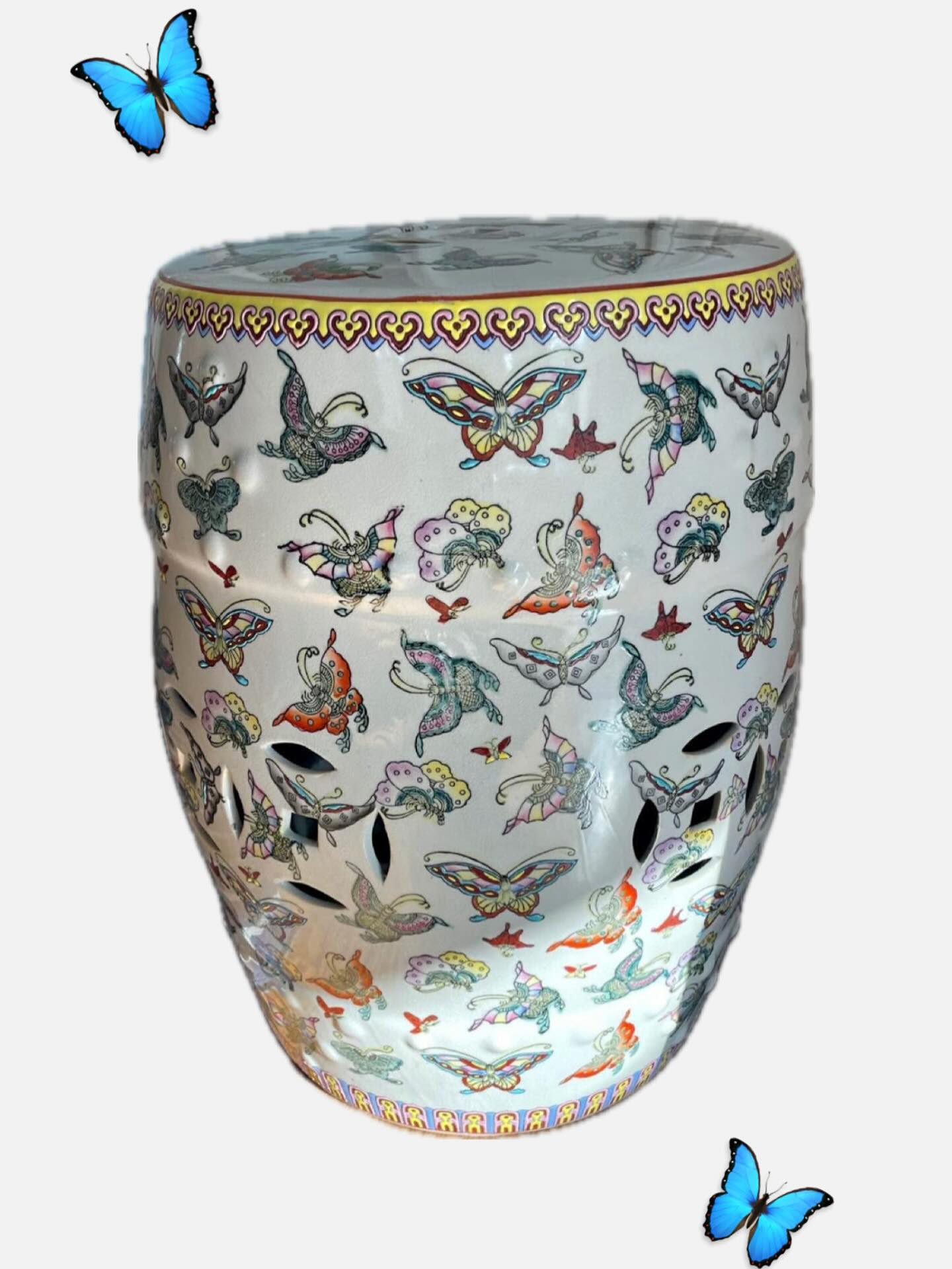 ANTIQUE CHINESE BUTTERFLY GARDEN STOOL ?✨
18” H; 12” D
Excellent antique condition.
CLAIM 600 + ? // DM TO PURCHASE
ALL PAYMENTS ACCEPTED + PAYMENT PLANS
#antique #chineseexportporcelain #butterflies