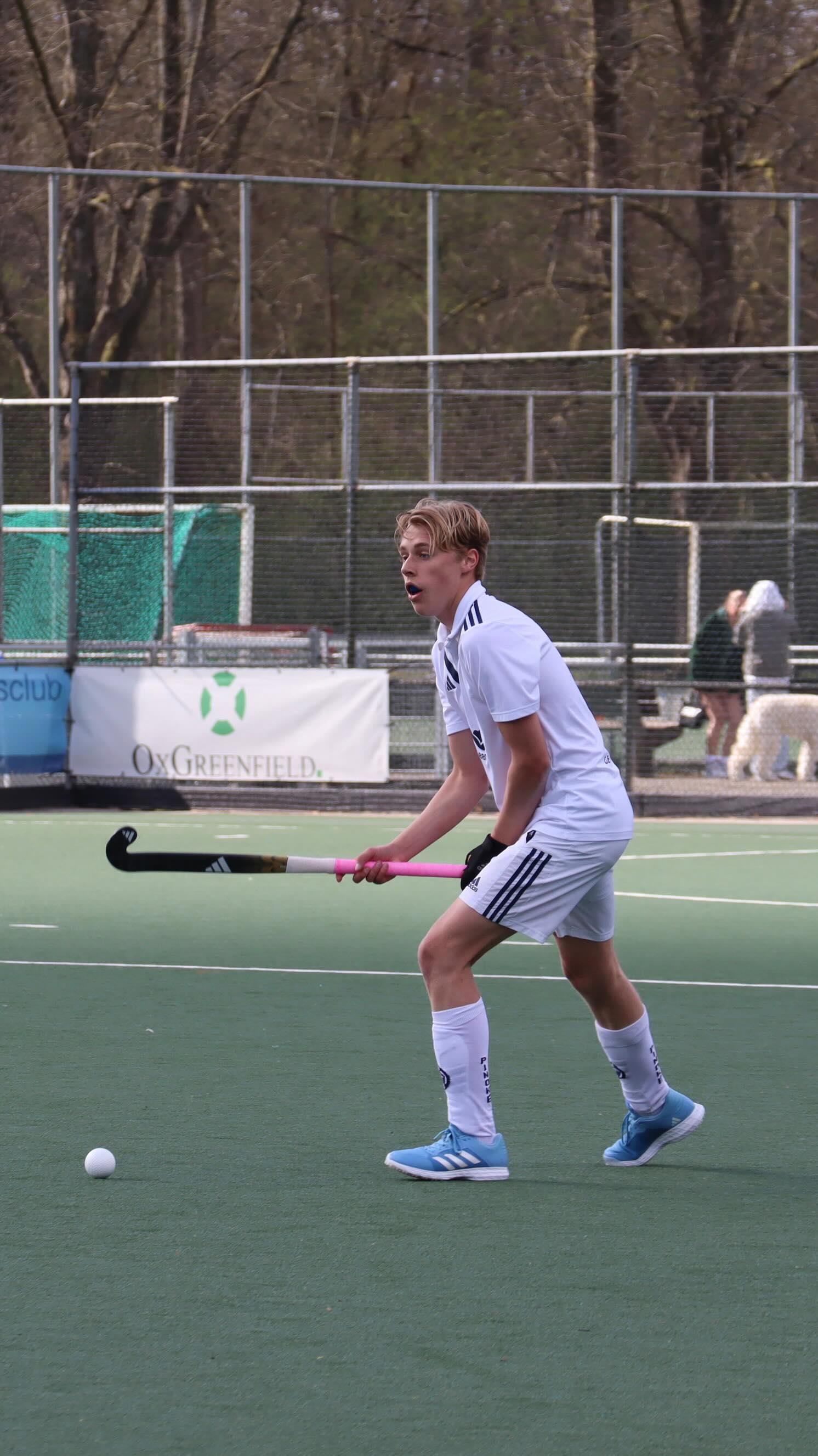 Meet the player: Gijs Somers
Afgelopen zomer is Gijs aangesloten vanuit onze eigen jeugd.
#hockey #pinoke #wmp #tulphoofdklasse #meettheplayer