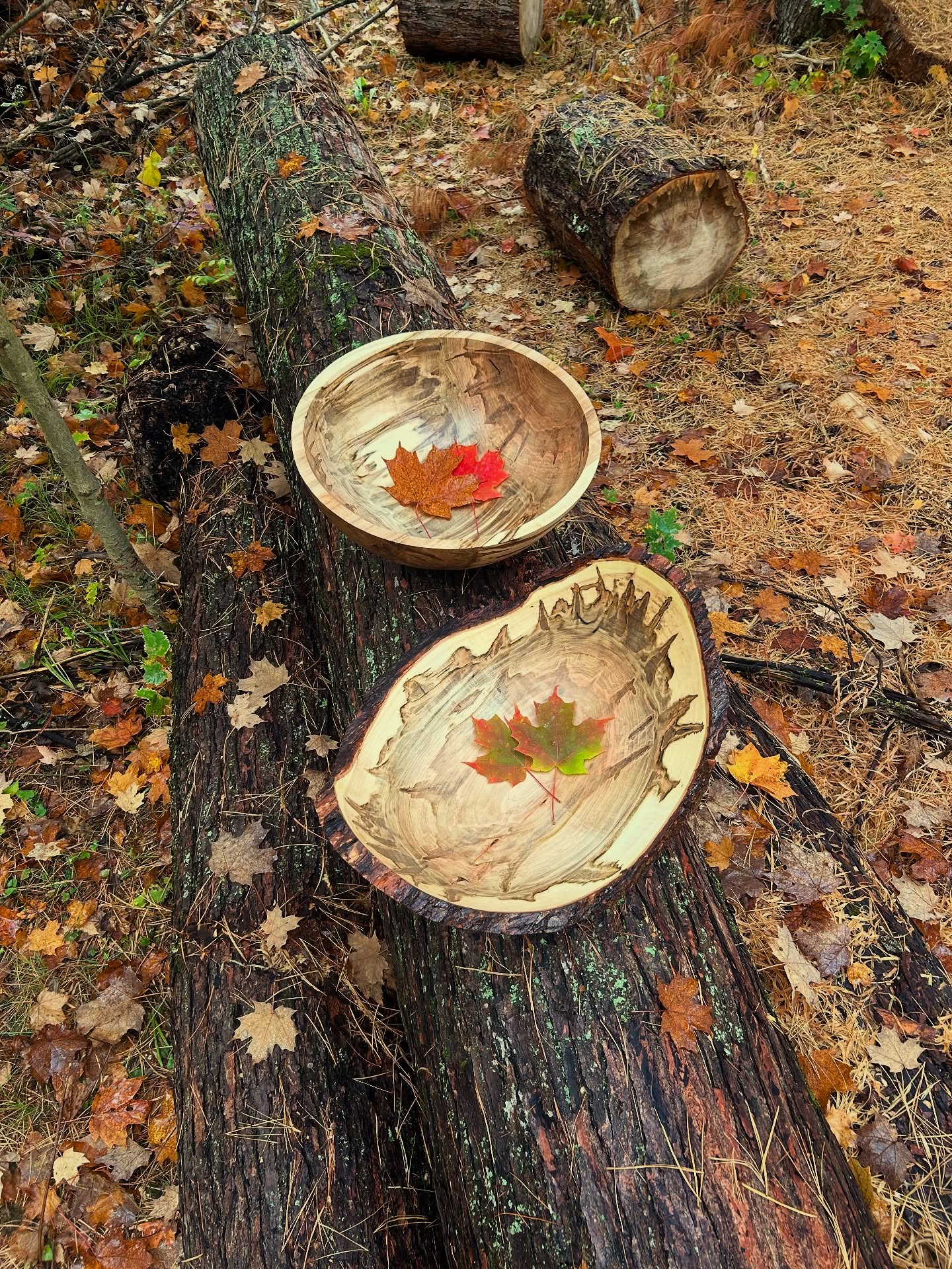 Happy Friday pick. What style do you prefer?
#canadianmade #handcarved #canadianmadegifts #custommade #tableware #largesaladbowl #weddinggift #platters #interiordesign