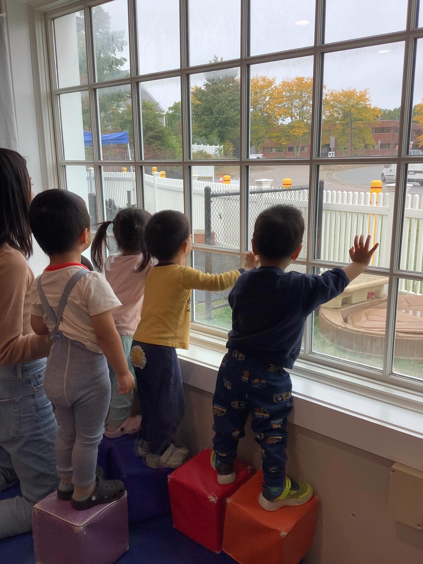 Last week, our toddlers had their very first indoor gym play of the year! 🌧️ While the rain poured outside, they watched through the window, curious and excited as they observed the changes in the weather throughout the day.
#sunrisemontessorinatick #toddler #rainyweather #observation