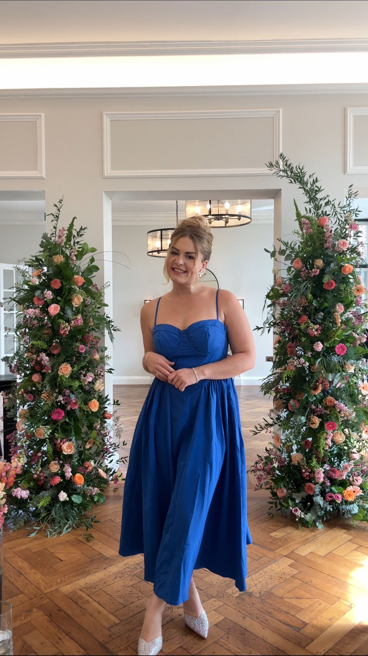 I can’t believe I’ve only very recently added this song to my set list! 
I could listen to Paolo Nutini alllllll day! 😍
If you like this one, have a listen to ‘Candy’ which is another popular choice for weddings! 🫶🏼
📍 @santffraedhouse 
#weddingsinger #weddingsingeruk #welshsinger #weddingmusic #weddingvenueuk #weddingentertainment #weddinginspo