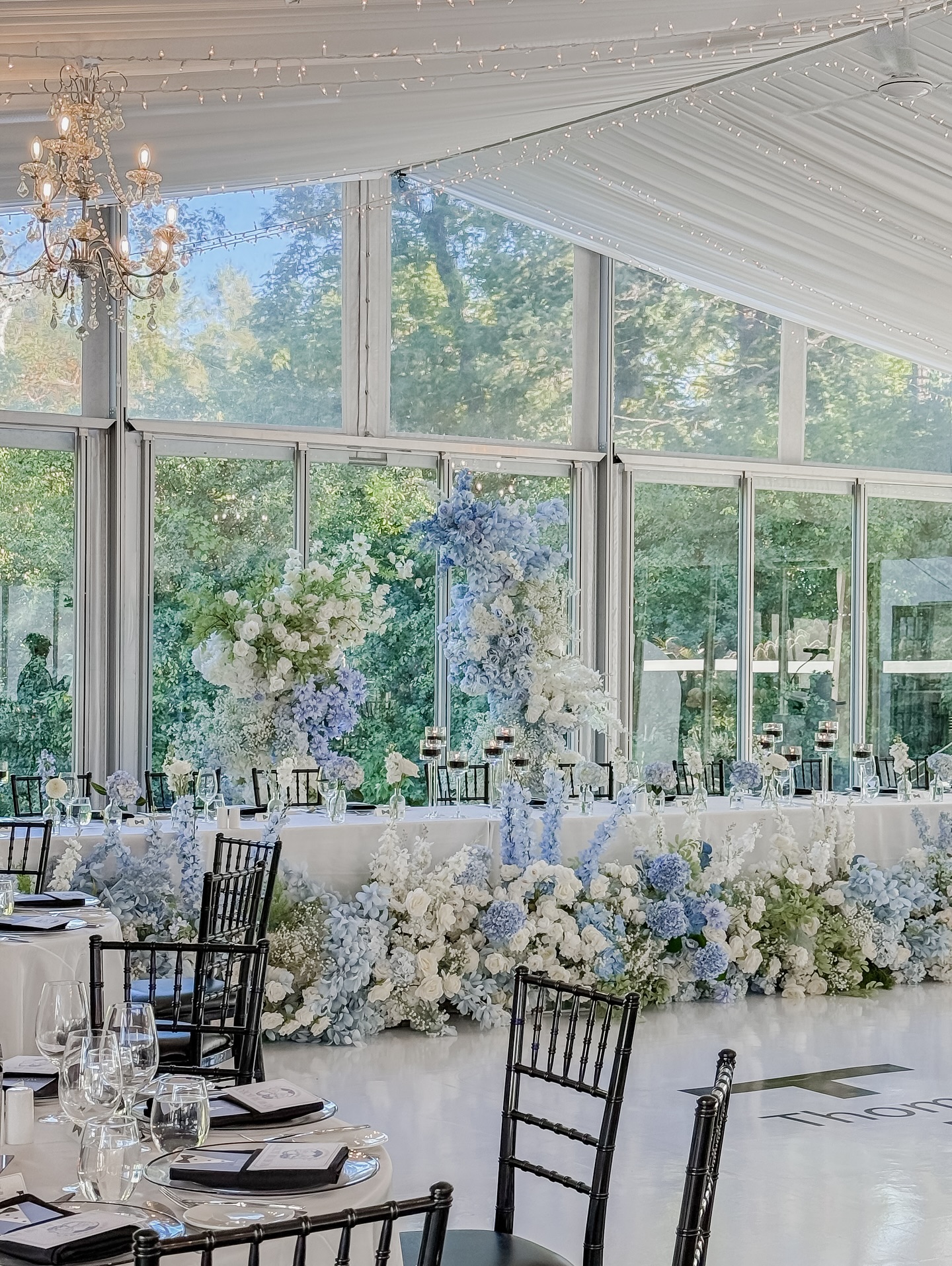 Blue and white 🩵🩵
#torontoweddingflorist #weddingceremony #peachwoodevents #torontoflorist #weddingdecor #weddingideas #weddingvibes #hardingwaterfrontestate #hardingwaterfrontestatewedding