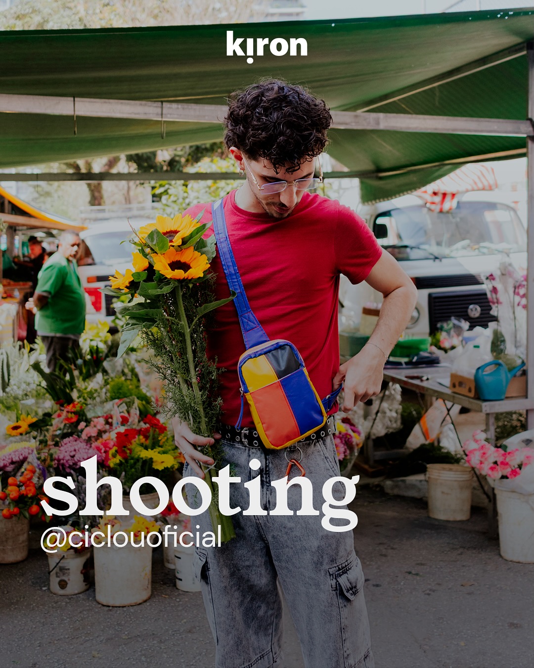O upcycling carrega história, mas também carrega estilo.
Nossa intenção com a Ciclou é mostrar isso de um jeito moderno, urbano e cheio de cor. ✨
Para esse shooting, escolhemos a feira como cenário: um espaço vibrante, repleto de texturas e tonalidades que conversam com as peças da marca.
O resultado? Você pode ver arrastando pro lado 📸
Uma produção que conecta o conceito de sustentabilidade com o dia a dia da cidade — jovem, colorido e contemporâneo.
Porque comunicar moda também é comunicar propósito.
E é isso que a gente faz na Kiron: traduzir marcas com autenticidade.
#Kiron #CiclouOficial #Upcycling #CaseDeSucesso #SustentabilidadeUrbana