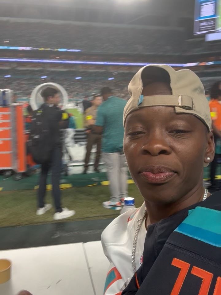 One thing about this life, it’s being LIVED.
🧱 by 🧱