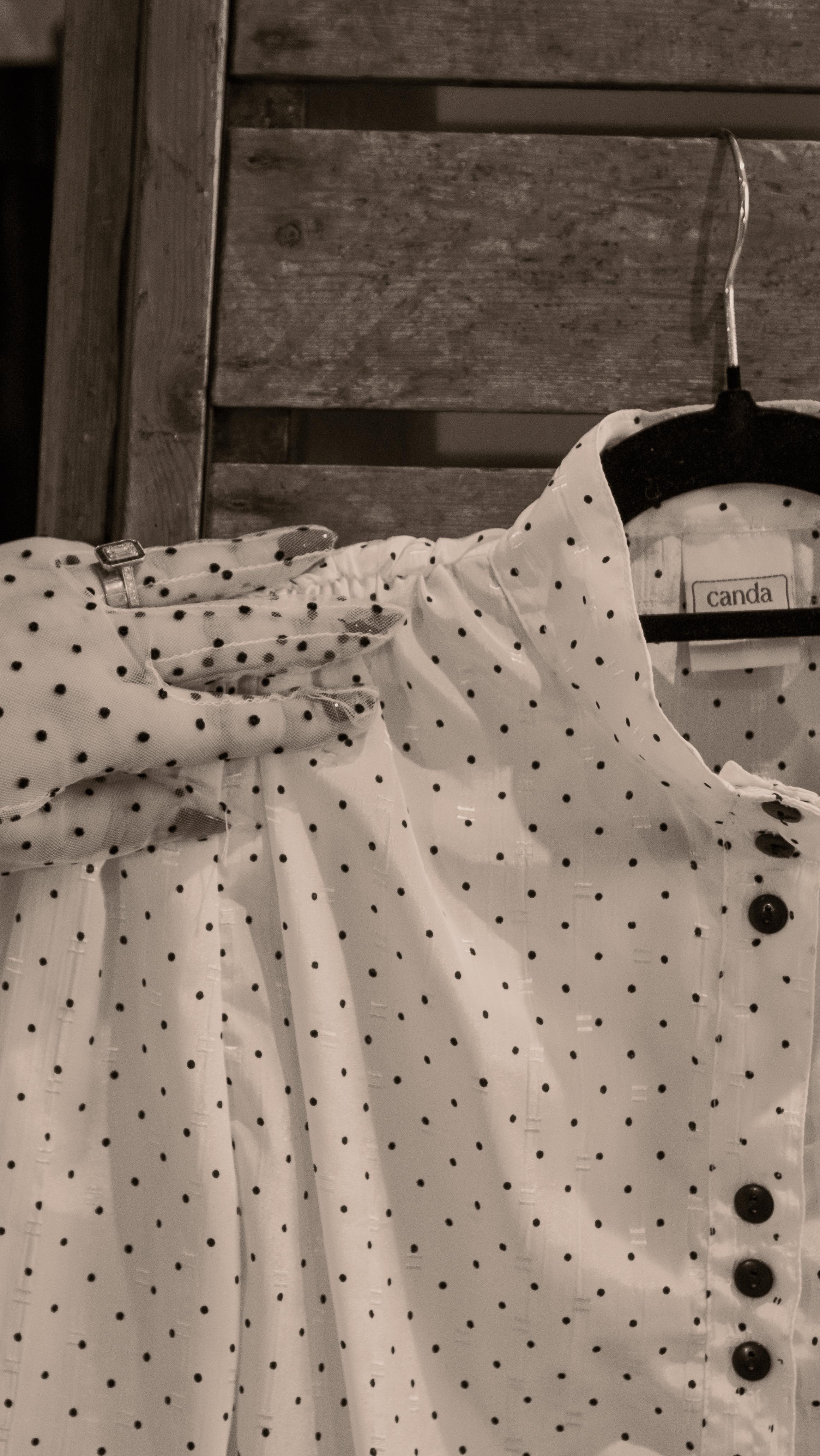 Have you ever been doing something simple - like your hair - and suddenly felt the ache of someone you’ve lost?
I’ve learned that grief doesn’t disappear.
It folds into you. It becomes part of your breath, your memory, your morning.
And still - it can be beautiful.
Death doesn’t always mean leaving.
Sometimes it just means someone now lives in the part of your life memory keeps warm.
If you’ve learned something about grief, I’d be honored if you shared it.
Coverphoto credit @kayadcreative
#grief #mentalhealth #griefsupport #emotionalhealing #memory #stylemymind #griefwork