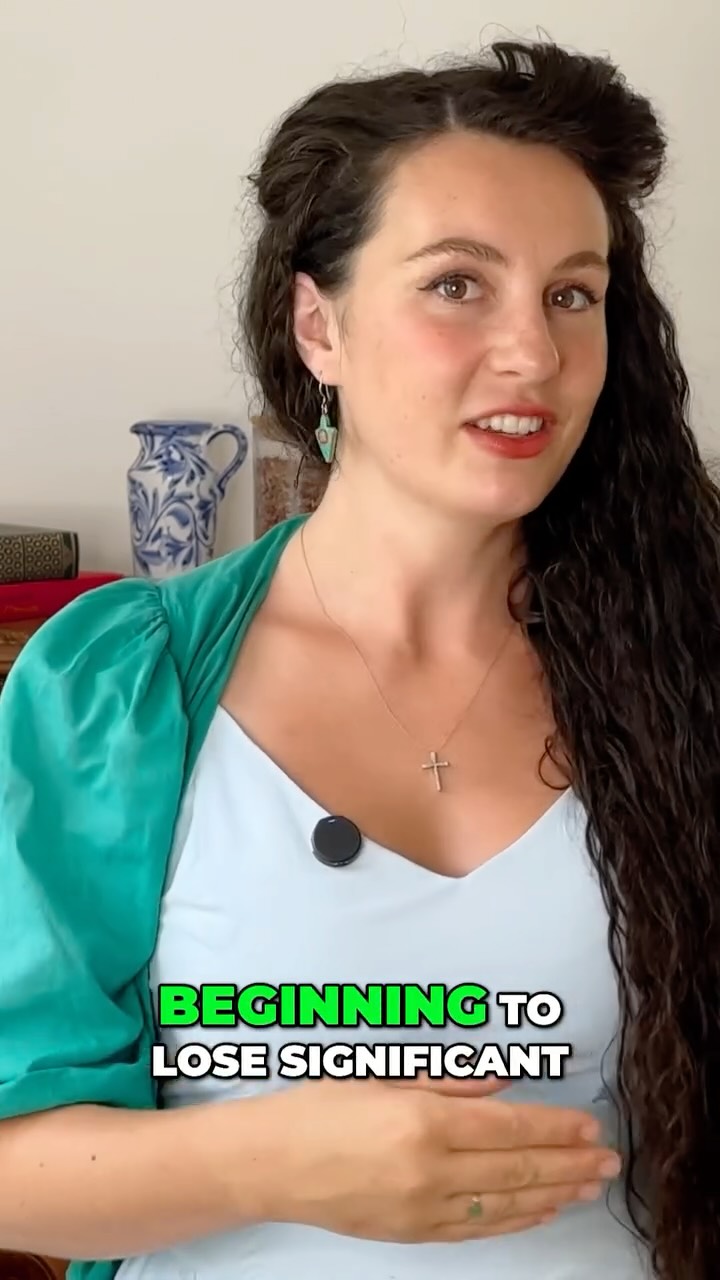 Need some hair help? Comment ‘HAIR FUTURE’ to see the full video and learn how historical hair care can transform your hair health.
Hair loss is skyrocketing, even in your 20s! 😱 Short hair, thinning hair—it’s not you, it’s the modern hair care industry pushing chemical products & treatments. Discover why these are causing damage and what to do instead.