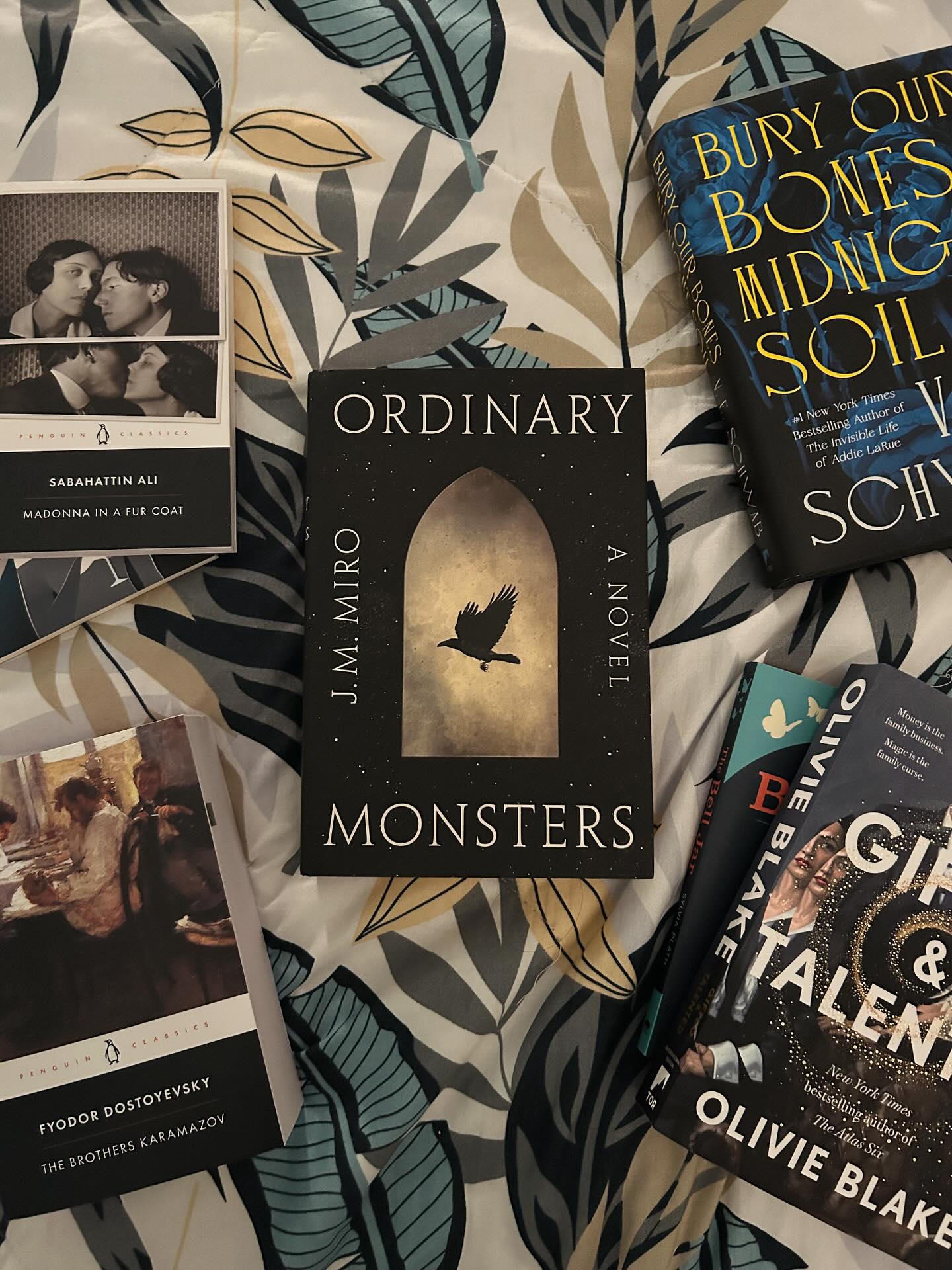 — is there a book sub-genre u didn’t realize u liked until u started reading more of it?
i treat my bedside tbr pile like a mood board, refreshing it every once in a while,, current highlights:
• Ordinary Monsters — i feel like i’ve been looking for a copy of this book since the dawn of time
• Madonna in a Fur Coat
• Carmilla
• The Brothers Karamazov
• Bury Our Bones in the Midnight Soil
• Gifted & Talented
• The Bell Jar
• The Indio & The Impaler
let the rainy and colder weather lead me to even more atmospheric books that feel like a hug but some recent reads:
• Thornedge — t. kingfisher never fails to deliver atmosphere
• An Academy for Liars
• Strange Houses
currently still crashing out:
• Stepmother’s Marchen
• Mime Order
• The Book of Disquiet
sometimes i feel like my different personalities are always fighting for dominance.