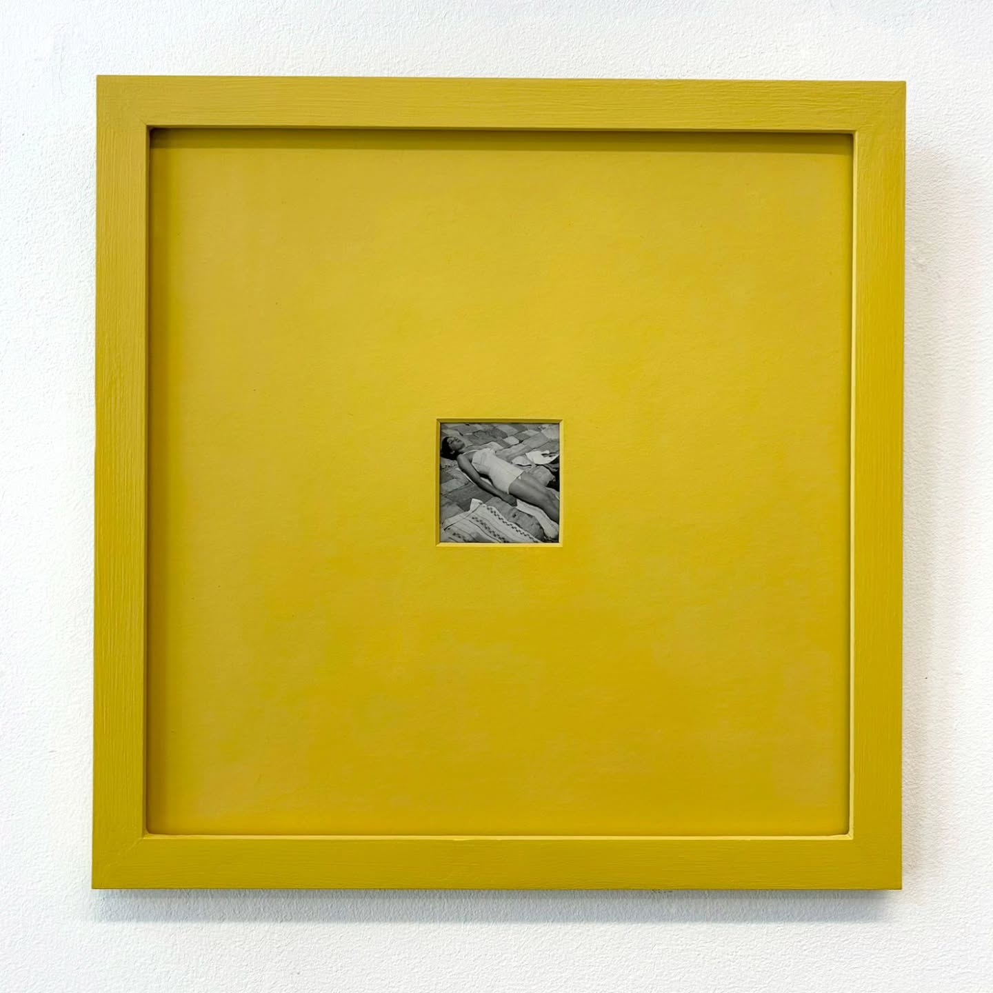 Old family photograph in a custom colour drenched yellow frame and mount with antireflective glazing ☀️☀️ A wonderful way to brighten up black and white shots that deserve a place on the wall! This style is a part of our hand finished frame collection and can be ordered to your favourite shade ?
#Jwhiteframing #westlondongallery #westlondonframing #bespokeframe #bespokeframing #colourdrenching #colourdrenchedframe #framedphotography #oldphotography #blacknwhitephotography #monochromephotography
