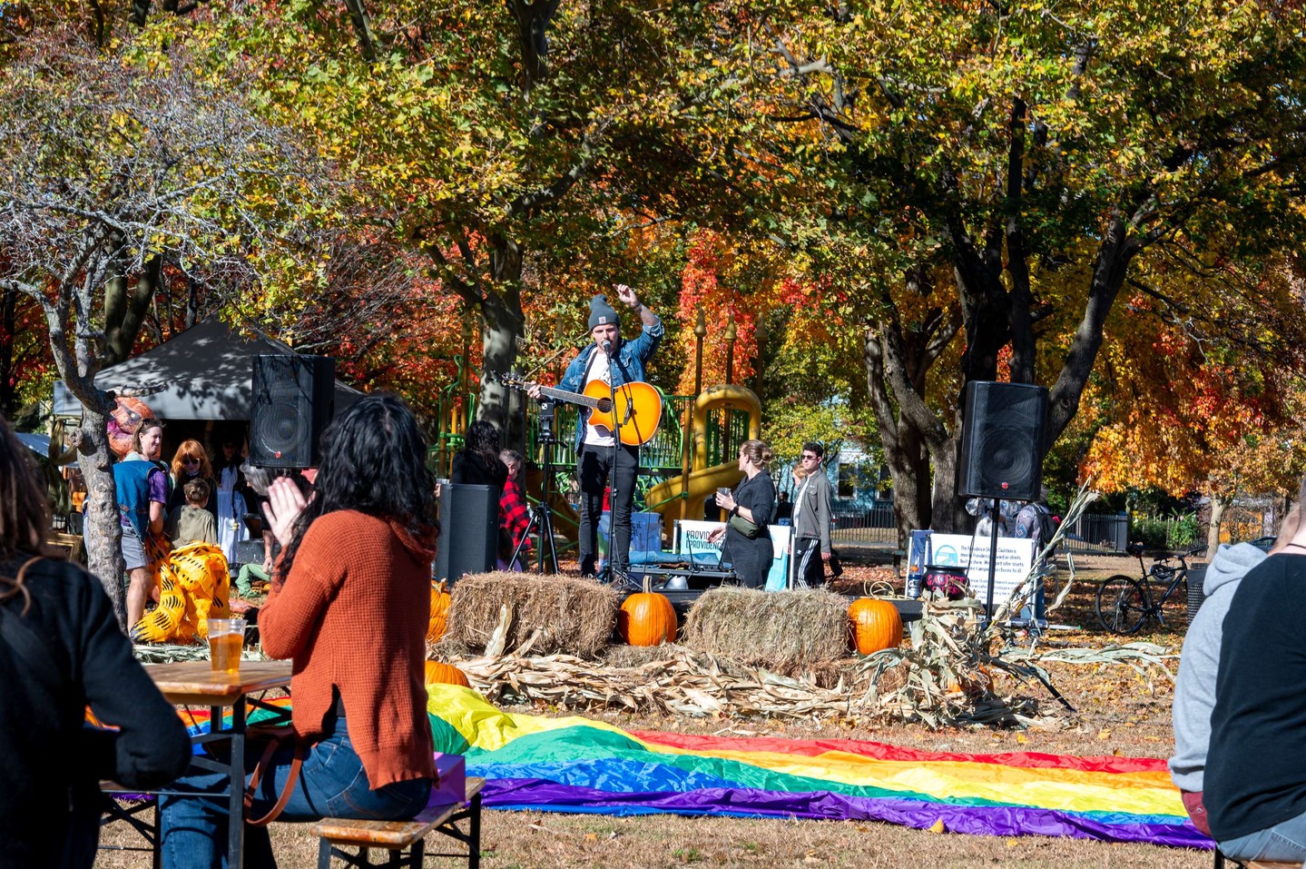 Get ready for a spooky-good time at @wbnapvd's Halloween Extravaganza on Saturday, October 25th! ?
What to expect:
? Live Music
?️ Art Marketplace by @hausofcodec
? Boo’ze Garden by @monikerbrewery
? Costume Contest
? Food Trucks
? Trick-or-Treating & more!
Dress up, bring your friends & family, and celebrate the season with your community!
? Dexter Park | ? 12–6PM