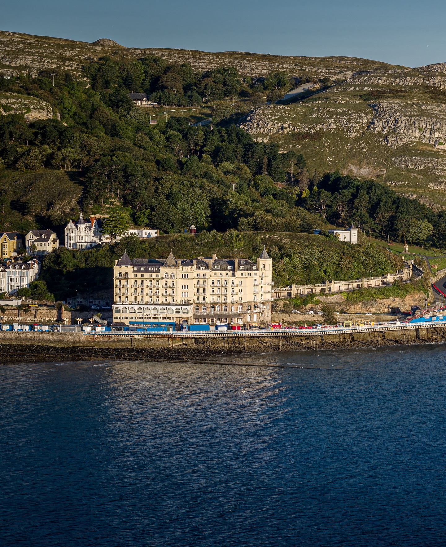 Llandudno Pier and the Great Orme
#llandudno #llandudnopier #greatorme #conwy #discoverwales #visitwales #croesocymru #fromwhereidrone #drone #dji #lovewales #thewalescollective #northwales #northwalestagram #northwalesphotography