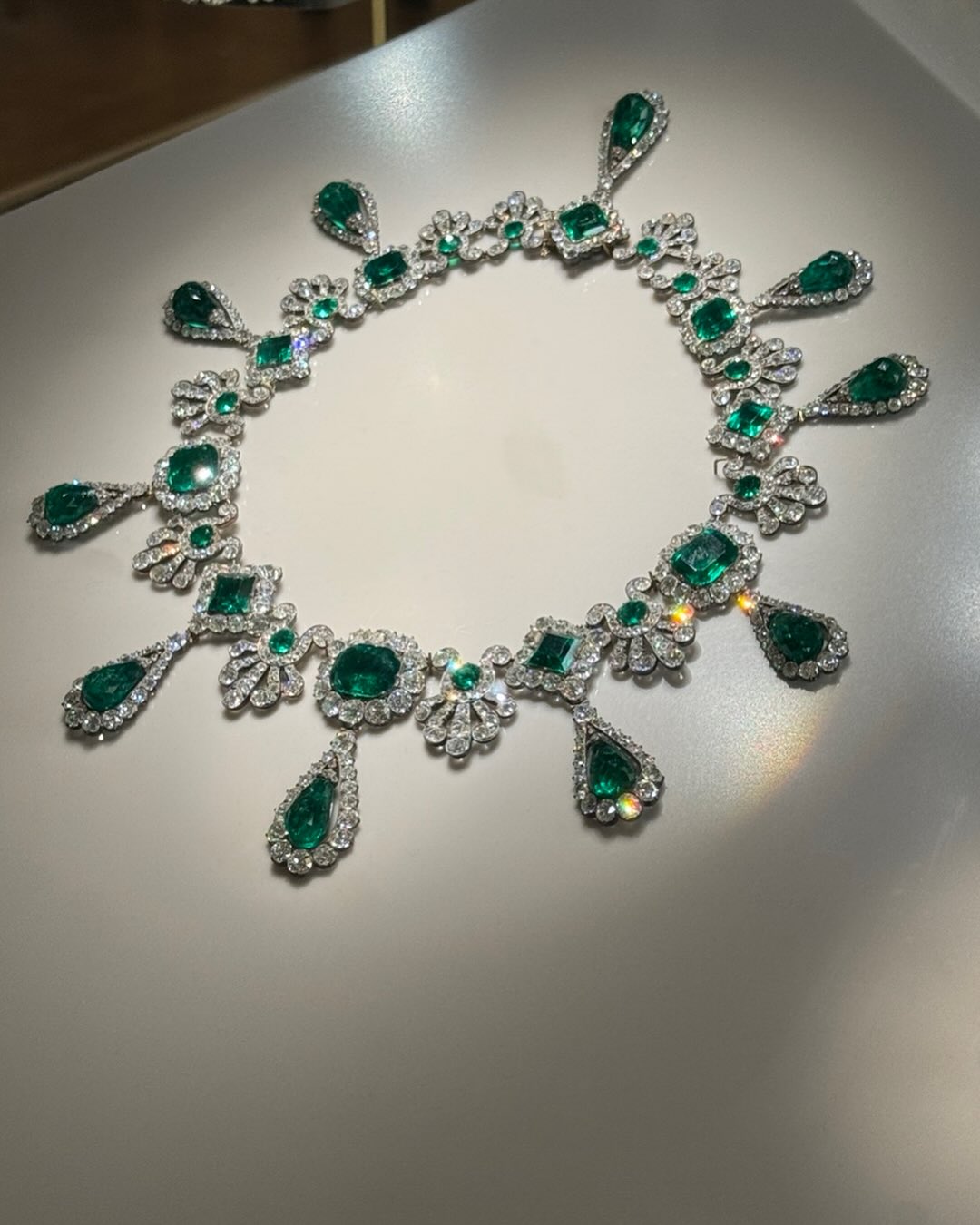 Glad to have seen these pieces before they were taken… #louvremuseum🇫🇷 #jewlery #france🇫🇷