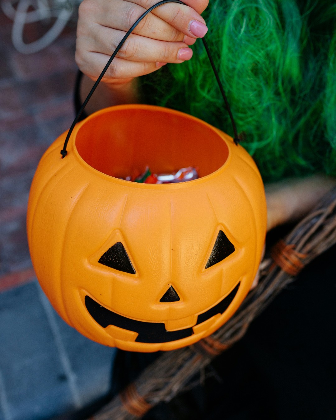 We have some sweet plans for you. ?
On October 26, Candy Crawl (@candycrawl_ri) is coming to Farm Fresh Rhode Island (@farmfreshri) — a free, family-friendly event that transforms the space into a colorful trick-or-treat experience.
Created by local artists, small businesses, and volunteers, it’s a celebration of community, creativity, and, of course, candy.
See more info in our bio!