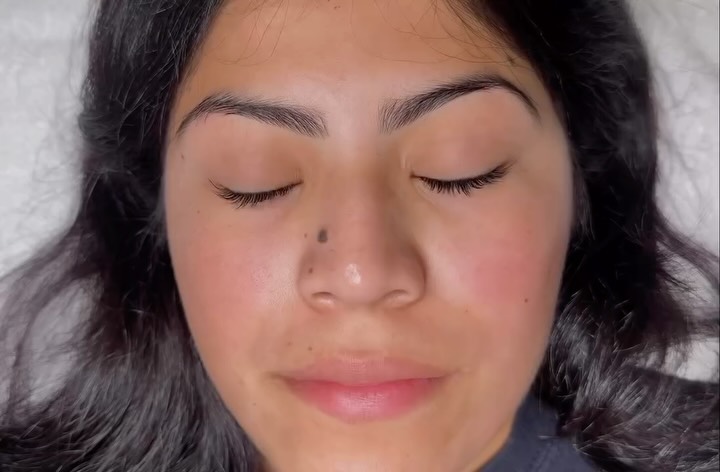 When you ask for something subtle for your first lash lift🤌✨🤩
#naturallashes #lashliftgoals #lowmaintenance #estheticianlife #licensedandcertified #beautythings #bookyourservice #cypresslashes #oclashes