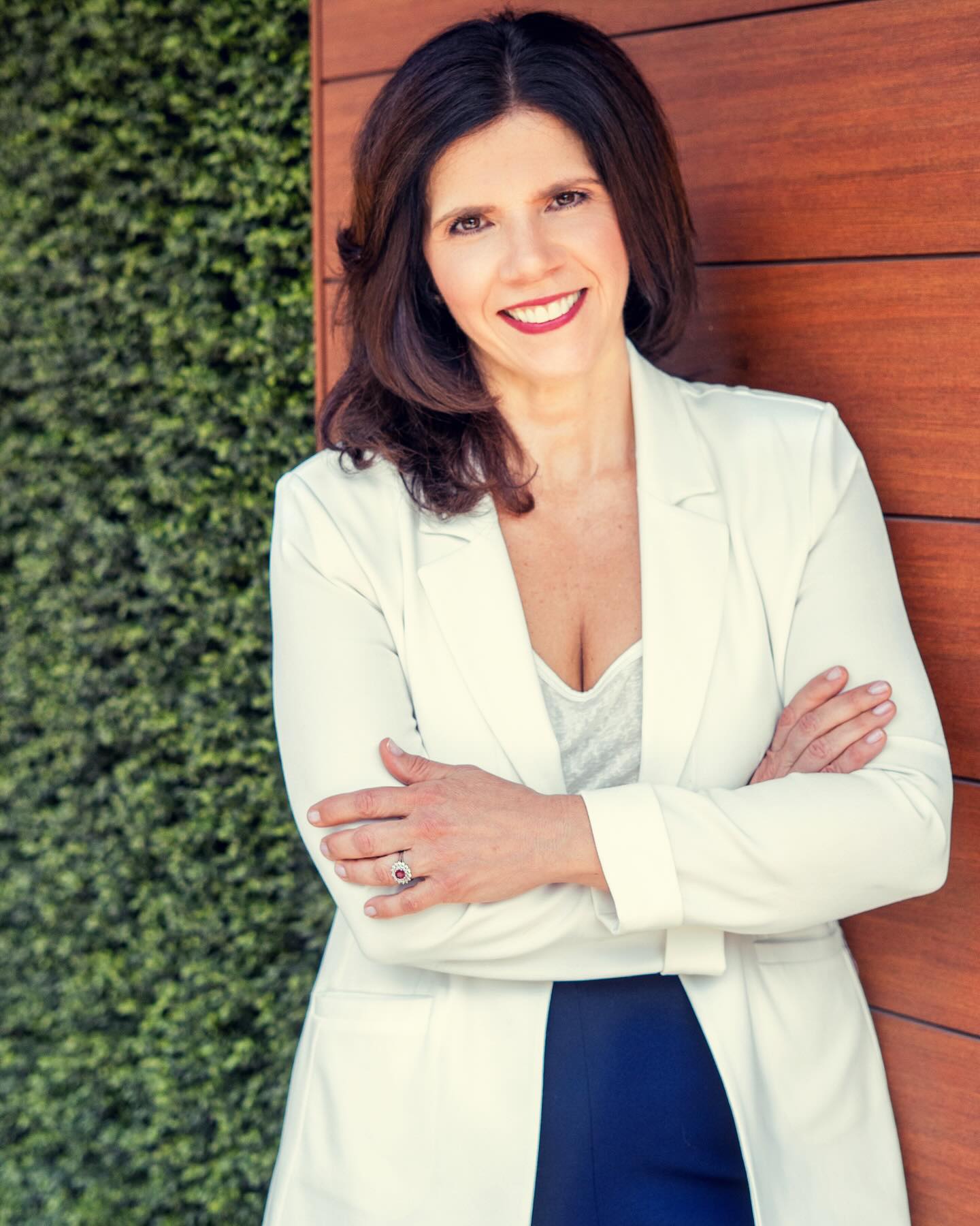 Join Me for:? The Energy Leadership Advantage™
Master your mindset to think clearly, lead effectively, and maximize impact.
Turn Stress Into Strength to Lead with Clarity and Confidence
Every leader has days when work feels easy and others when everything feels heavy, frustrating, or out of sync. What if you could understand why that happens and learn to shift into a higher performing, more positive state on demand?
The Energy Leadership Advantage™ is an exclusive 8-session mastermind for business owners, CEOs, and senior leaders who want to strengthen how they lead, communicate, and influence. You will discover what drives your reactions, decisions, and relationships and learn how to shift from stress and reactivity to calm, confidence, and purpose. (1st of 2 posts).