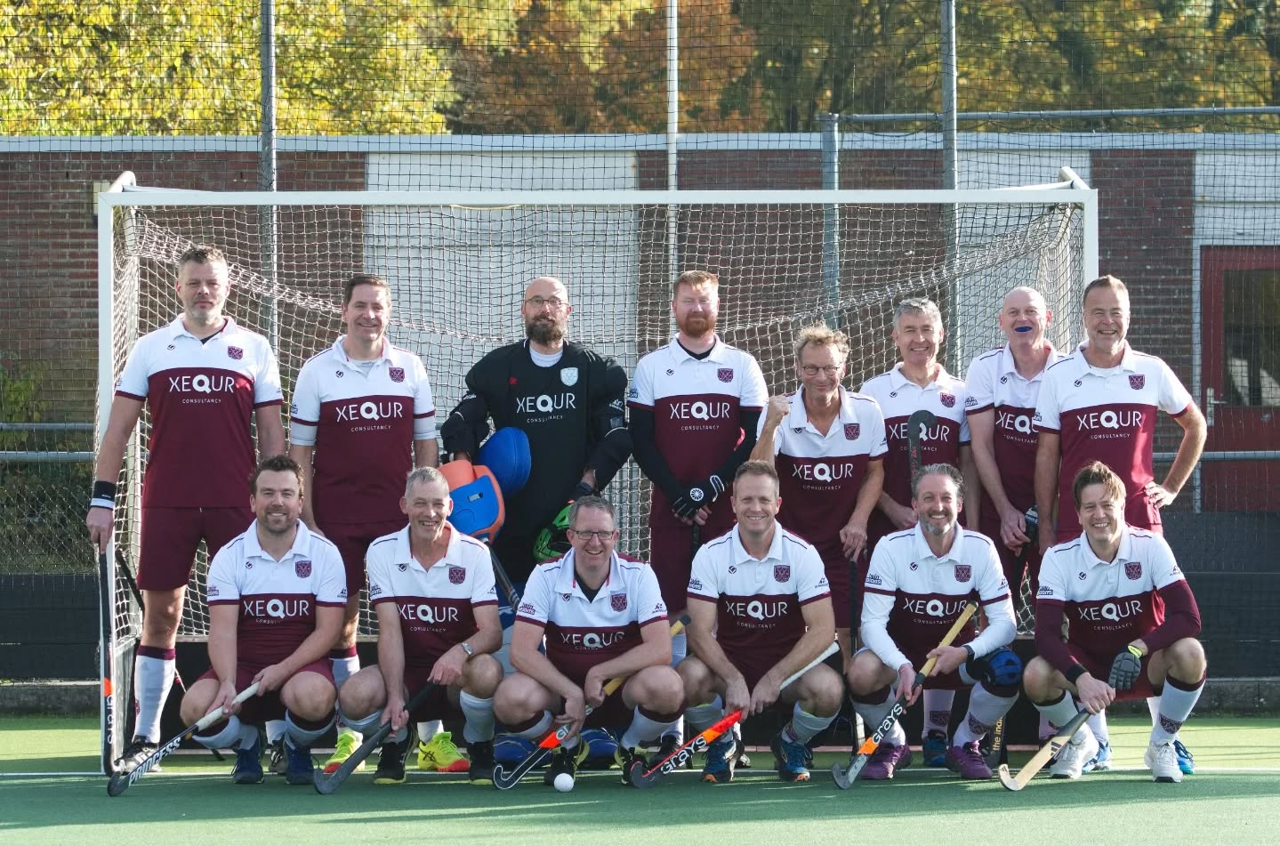 Onze toppers van de H30-1 hebben vandaag met het nodige toejuichen van de zijlijn een 7-1 overwinning binnengesleept! Voor het eerst dit seizoen waren ze volledig compleet, dat betekend tijd voor een groepsfoto. ?