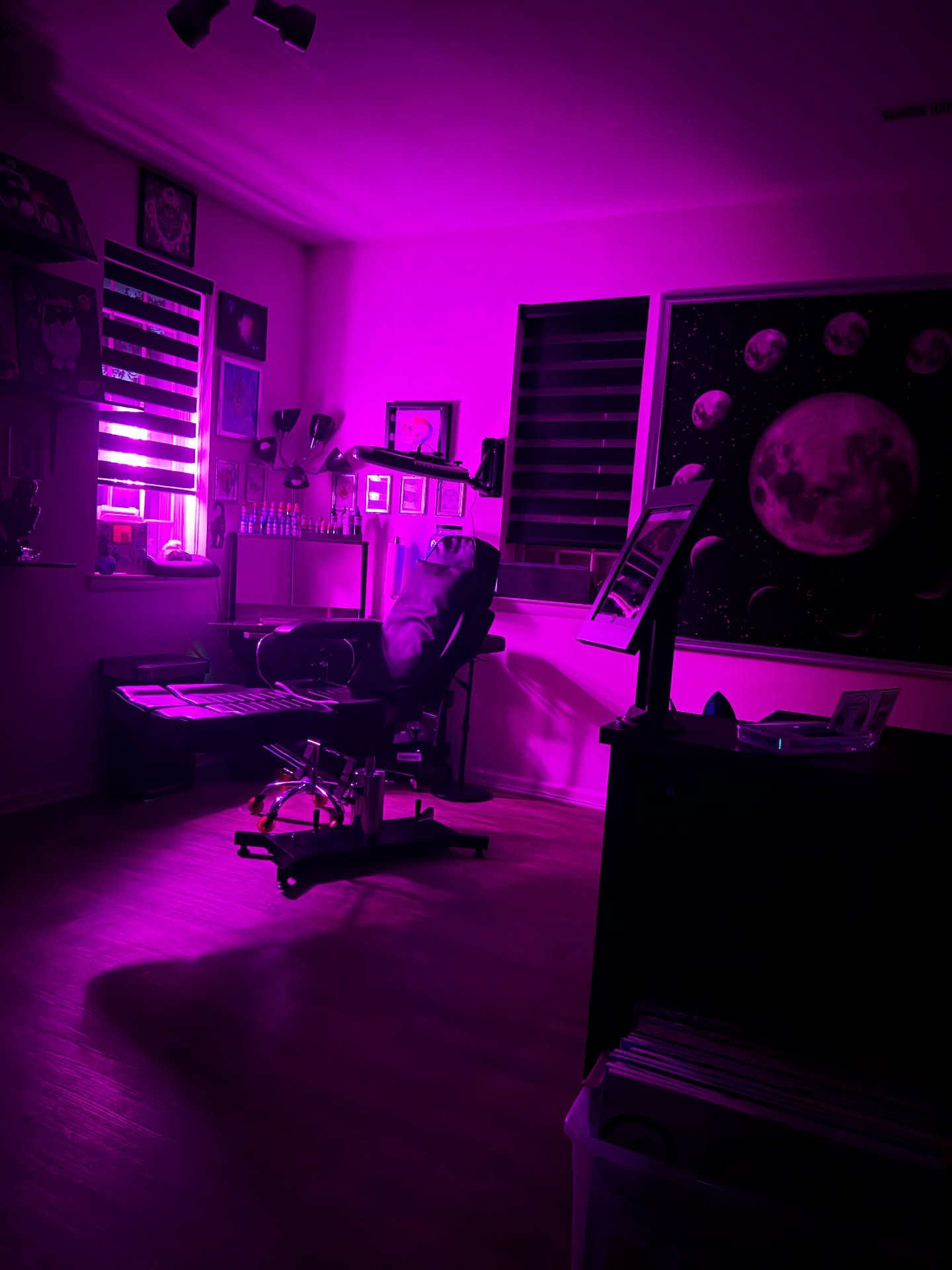 ??✨
Late night neon