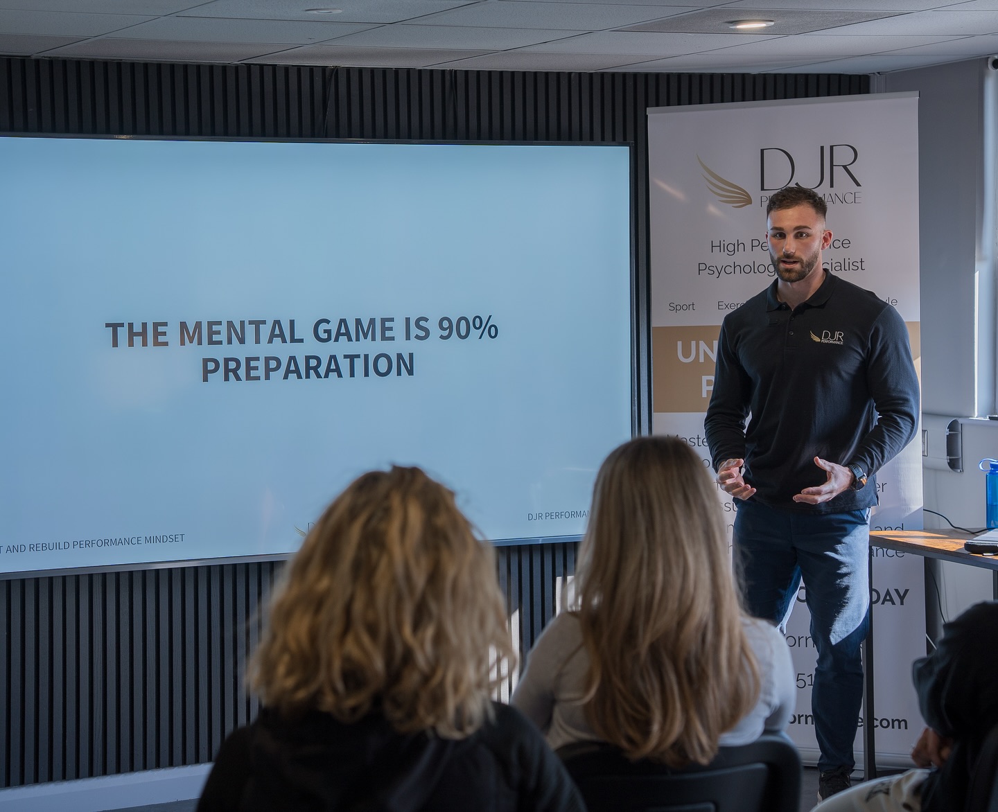 The mental game is 90% preparation 🧠
Confidence, composure and focus don’t just appear on match day.
They’re trained the days, weeks and months before it.
The athletes who perform consistently aren’t more talented, they’re more mentally prepared.
Don’t let your own head get in the way of your own performance.
Just as you can train physical skills, you can train your mind too 📈
Start today. Elevate your performance in 14 days. Completely free. Link in bio.
#performancepsychology