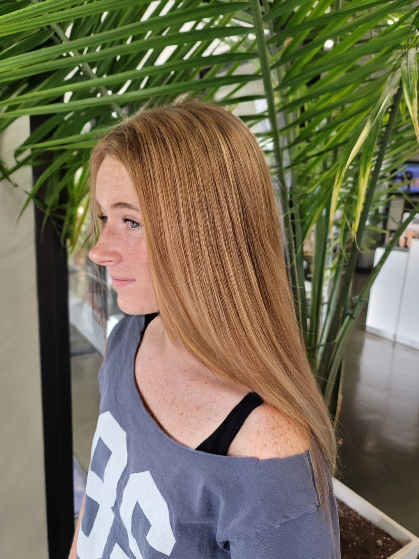 A NEW LOOK!
Transformation on this cutie is giving all the vibes.
Fresh style, happy client, and that glow you can't miss!
Work done by our Stylist, Uzma.
To book a consultation or to find out more info please click the link in the bio☝️
? Book your appointment today!
? 410-558-0047
? Online booking:www.brocatos.com
#lowlights #blondhair #blondhighlights #balayage #salonhair #haircut #timoniummd #haircolour #hairtransformatıon