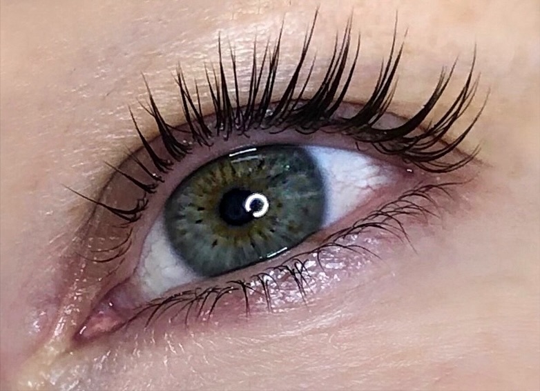 👩🎓 Your lashes are made of keratin — just like your hair.
⠀⠀⠀⠀⠀⠀⠀⠀⠀
👉 swipe to see the process.
⠀⠀⠀⠀⠀⠀⠀⠀⠀
ℹ️ Fun fact. During a lash lift, we safely break and reform keratin bonds to reshape each lash from base to tip, giving you that perfect lifted curl that lasts between 9 to 12 weeks. 🔬✨
⠀⠀⠀⠀⠀⠀⠀⠀⠀
➕ Add a tint for effortless beauty, and you’ll never need mascara again.
⠀⠀⠀⠀⠀⠀⠀⠀⠀
Lash lift and tint, By Grace
📍Book your Lash Lift + Tint in time for CHRISTMAS
at Smooth Beauty Bondi — link in bio
⠀⠀⠀⠀⠀⠀⠀⠀⠀
•
•
•
•
⠀⠀⠀⠀⠀⠀⠀⠀⠀
#SmoothBeautyBondi #LashLiftSydney #KeratinLashLift #LashScience #BondiSalon #LashTransformation #EffortlessBeauty #NoMascaraNeeded #LashHealth #BondiBeauty #BeautyEducation
#NaturalBeauty #LashGoals #LashLiftAndTint #LashArtist #LowMaintenanceBeauty #BrowAndLashExperts #LashLover #WakeUpFlawless