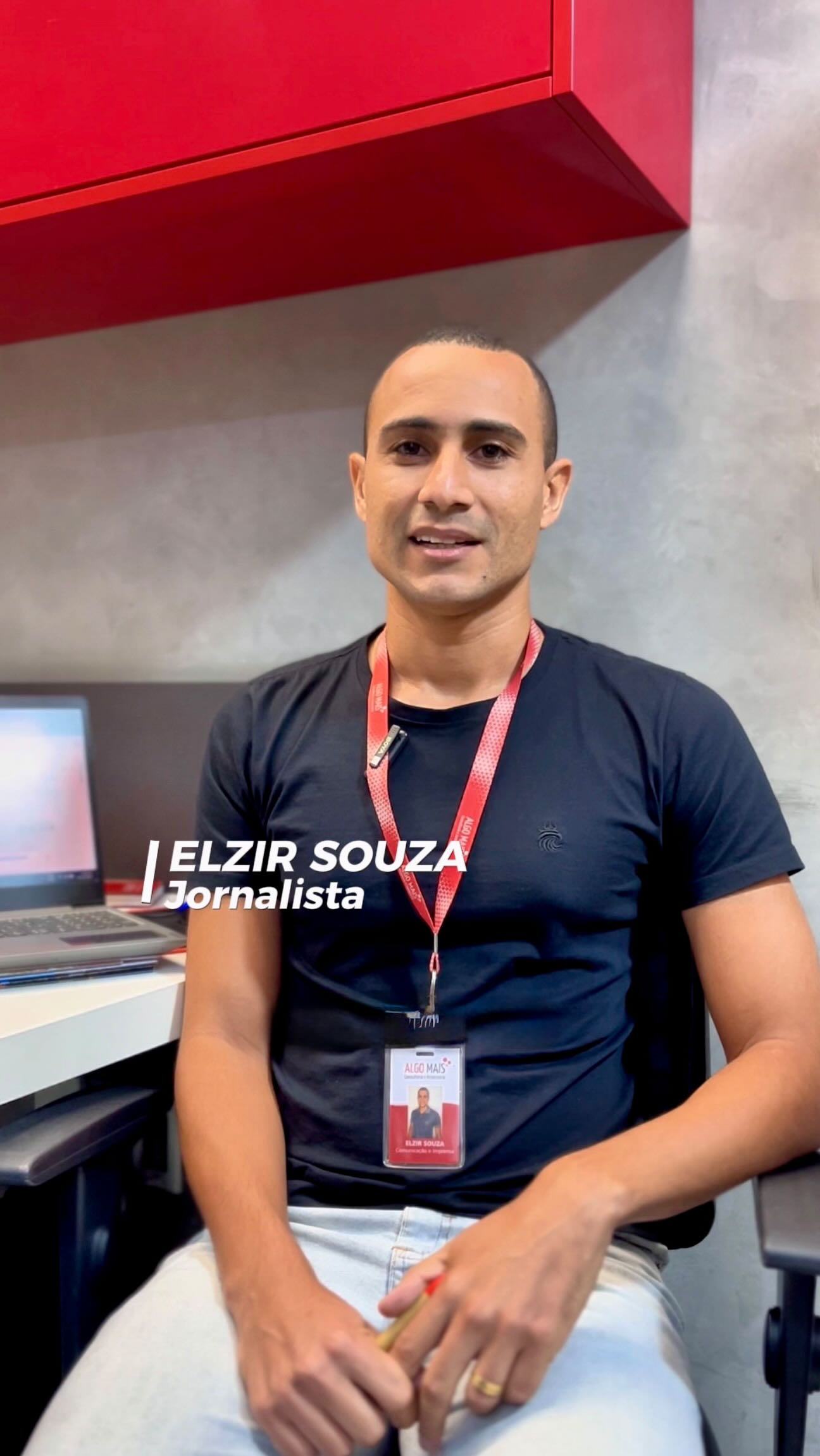 O jornalista @elzirsouza está conosco há quatro anos e já passou por vários setores da nossa agência.
Sempre liderado pela nossa CEO, a jornalista Luana Nunes, ele exerceu funções no Clipping, na Produção de Conteúdo Jornalístico e, atualmente, está no Atendimento à Imprensa.
#assessoriadeimprensa #algomais #depoimento #jornalismo #algomaisfaz15anos