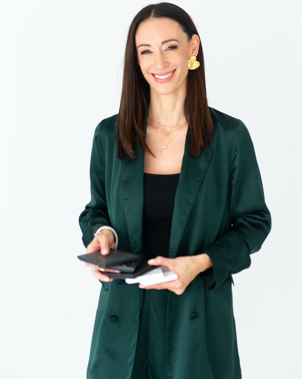 Hi I’m Andrea 👋🏼 your friend, the custom closet designer. Based in St. Pete, FL & traveling to Dallas TX (& beyond), I’ve spent the last nine years helping clients design custom closets that balance beauty and function in equal measure.
My specialty lies in blending aesthetic design with practical purpose, creating spaces that not only look elevated but make your daily routine effortless. From layout flow and lighting to finishes and accessories, every detail has intent behind it.
Whether you’re building, remodeling, or ready to optimize what you already have, I’m here to help you design a smarter, more beautiful closet that fits your life perfectly ✨
#ClosetDesign #ClosetGoals #StPeteDesign #DallasDesign #CustomCloset #YourFriendTheClosetDesigner