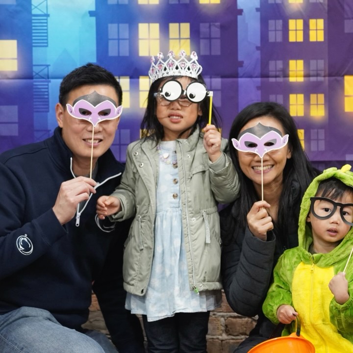 Our ‘Hall-o-FAME’ celebration was a total treat! 🍬🎃
Families stopped by for photos, candy and cocoa — the perfect Halloween combo. Huge thanks to @momentumcoffeechicago for keeping everyone cozy with the best hot chocolate in town! ☕💜
#HalloweenFun #SpookySeason #TrickOrTreat #FamilyFun #FallFestivities #CommunityEvents #HalloweenInChicago