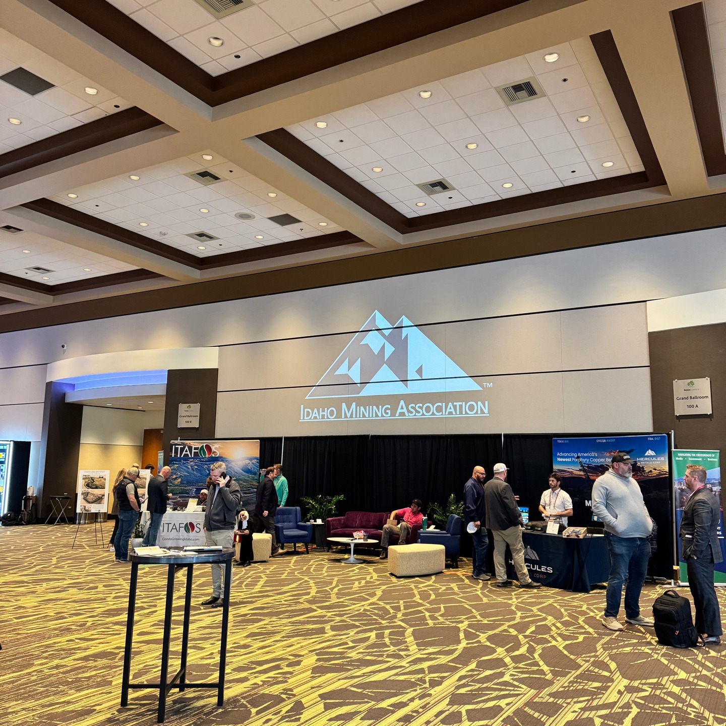 Connecting with industry leaders and innovators at the Idaho Mining Association Conference. Proud to represent High Mark Construction and our continued commitment to supporting the mining community across the West
#IdahoMiningConference #MiningInnovation #HighMarkConstruction #IndustryLeaders #MiningCommunity