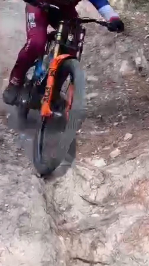 Video is also data and I use it a lot to analyse a bike's performance and a riders.
Having clips like this is a great way to help a rider remotely as it gives you valuable context to their description of what's happening.
I'll get a clip like this one from @rafael_pelletier along with his thoughts, then I'll analyse the video closely and breakdown what I observe and recommendations for set up changes to try.
You do need to bear in mind that a clip such as this one only represents a very small percentage of a run and track, so you need to take that into consideration too.
š· Video is data, š¬ rider feedback is data... Don't just focus on the numbers and graphs š
#datadrivendescents #data #acqusition #analysis #video #footage #clips #mtb #mountain #biking