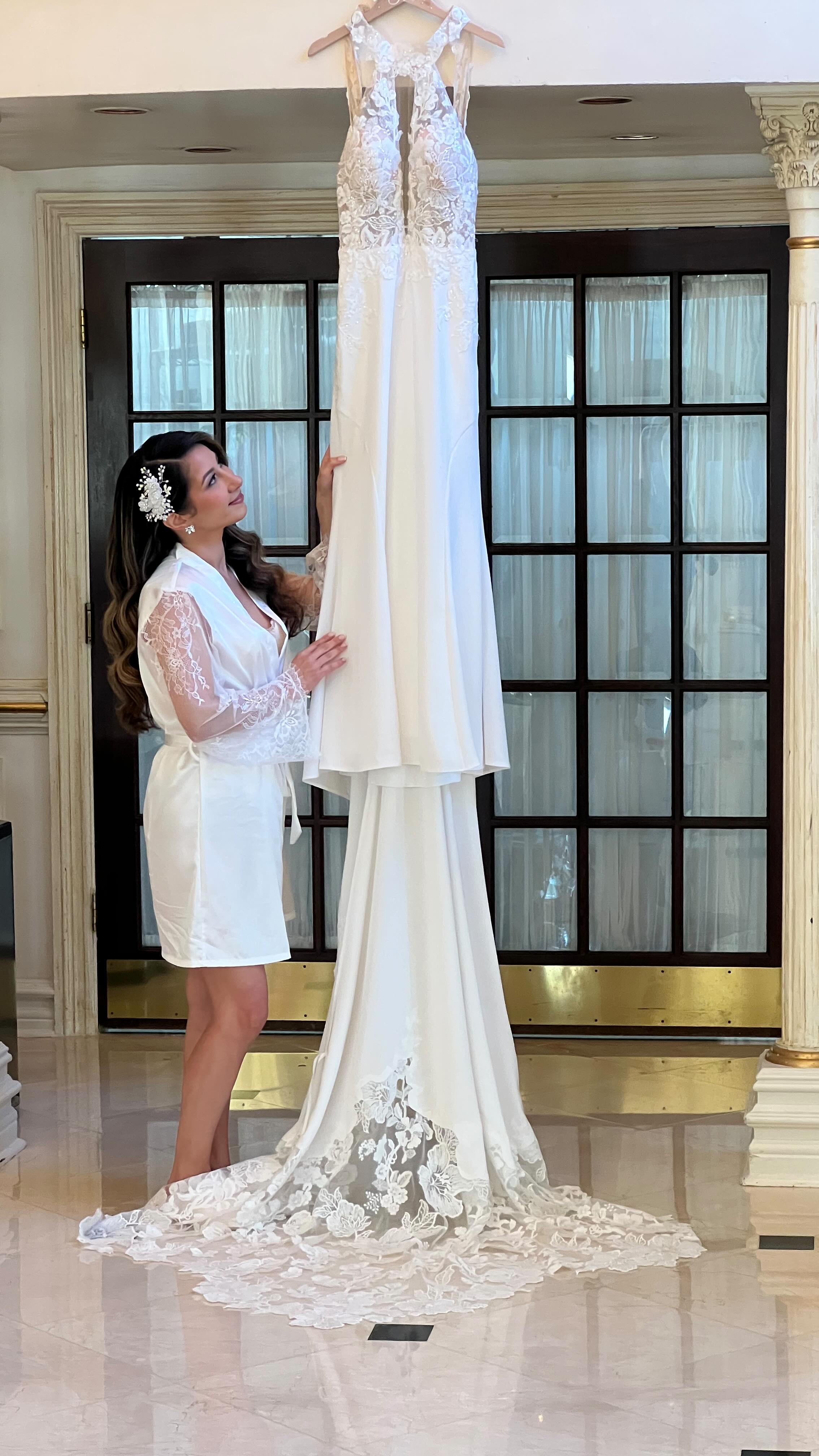 ✨ Understanding your hair & makeup timeline changes everything about your wedding morning! 💍
Here’s why ⤵️
💋 You can pick a ceremony time that actually fits you. (If you’re not a morning person, skip that 12pm ceremony — glam time starts early!)
👯♀️ It helps you decide how many people you want getting ready with you.
🏡 It even helps you choose the perfect getting-ready location.
Your timeline sets the tone for your whole morning — calm, fun, and stress-free! ✨
So tell me — have you figured out your beauty timeline yet?
Fellow artists/stylists, drop a 💄 if you can relate! 😍
#brideadvice #weddingprep #njmakeupartist #njhairstylist #njwedding #thetidesestate #njbride #weddingpro #weddingschedule #glamteam #2026bride #luxyhairpartner #tamirezeverafter