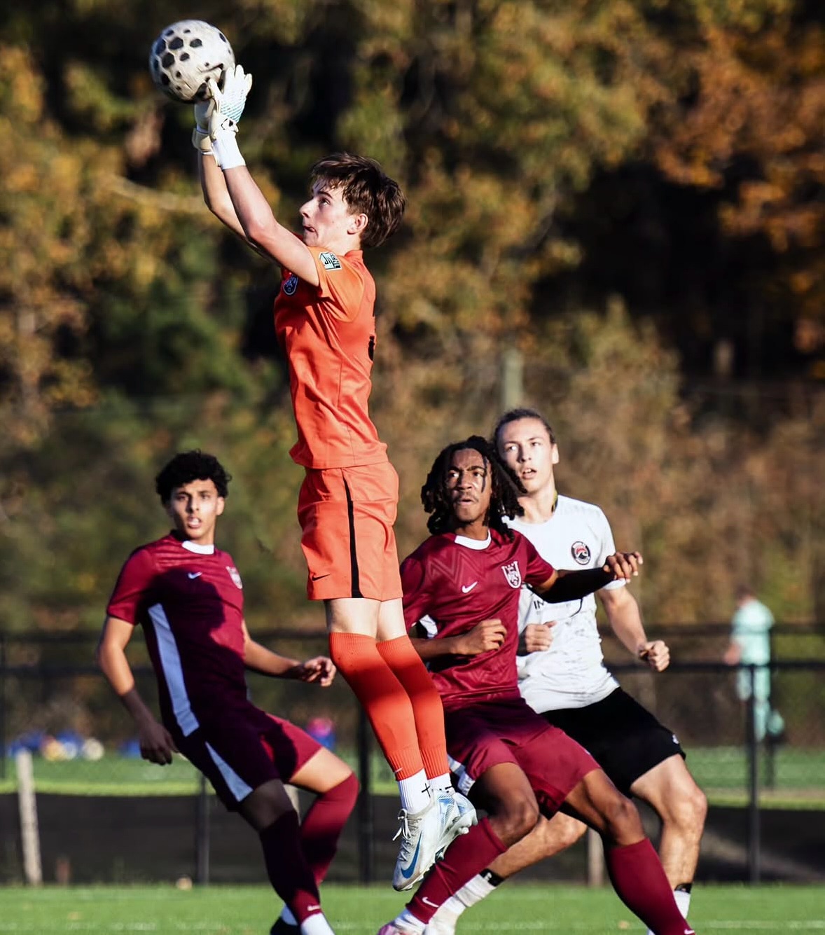 Coming at you live from the field ?⚽️
? @l2k3photography, @shotsbydevk, @russm.photos