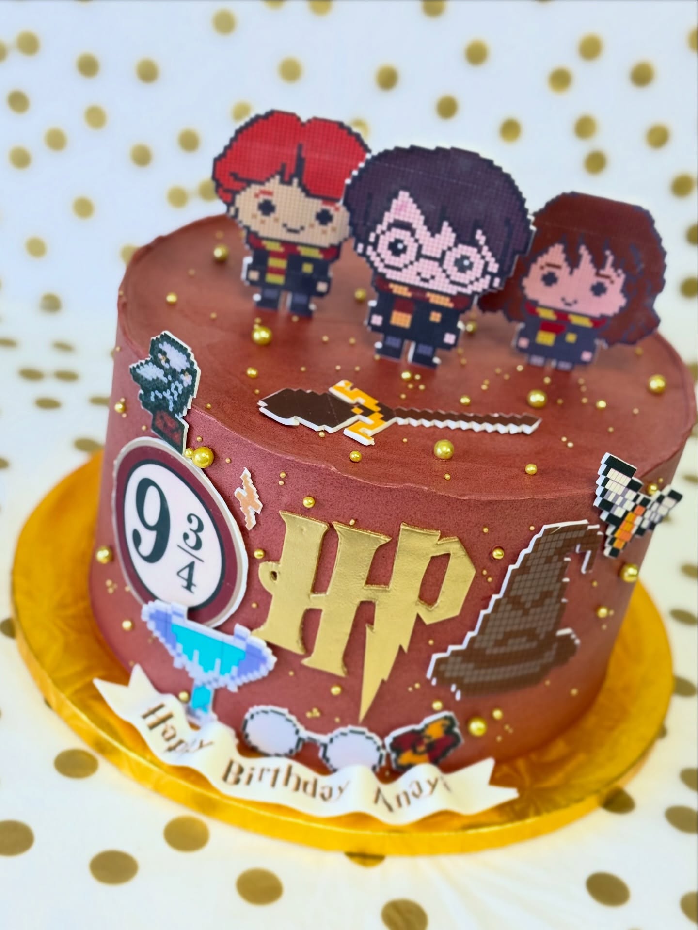 When the request is mostly Harry Potter with just a little bit of Minecraft pixel power😉✨
#SwirlsMississauga #MississaugaBakery #NutFreeCakes #MississaugaEats #CustomCakes #BirthdayCake #HarryPotterCake #MinecraftCake #MississaugaDesserts #ShopLocal #BakersOfInstagram