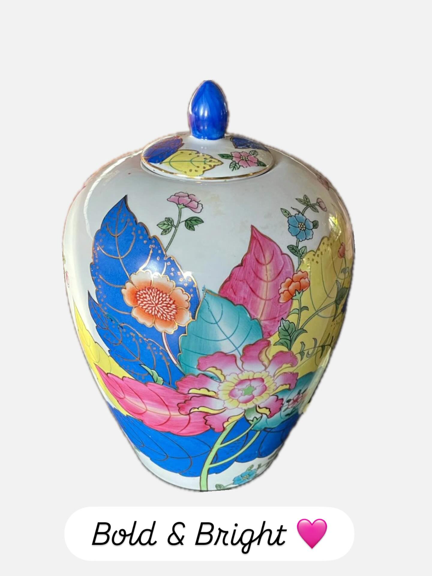 Calling all colorful girlies! This one’s for you. ?
DM to inquire / purchase.
#tobaccoleaf #vintage #antiques #mottahedeh