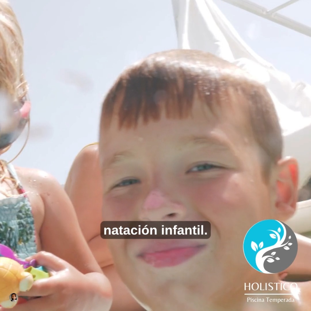 Beneficios psicológicos de la natación infantil
💙 Nadar no solo fortalece el cuerpo, también fortalece la mente.
Diversos estudios demuestran que los niños que practican natación desarrollan mejor:
🧘♀️ La concentración y la calma mental
💪 La seguridad y confianza en sí mismos
💭 La capacidad de resolver problemas y manejar emociones
En el agua, los niños aprenden a conocerse, a respirar, a confiar y a superarse.
🌊 La natación es más que un deporte… es una lección de vida.
www.holisticoclub.online
#HolisticoSanBartolo #NatacionInfantil #DesarrolloEmocional #NiñosFelices #EducacionHolistica #NatacionYBienestar #PiscinaTemplada #AprenderNadando