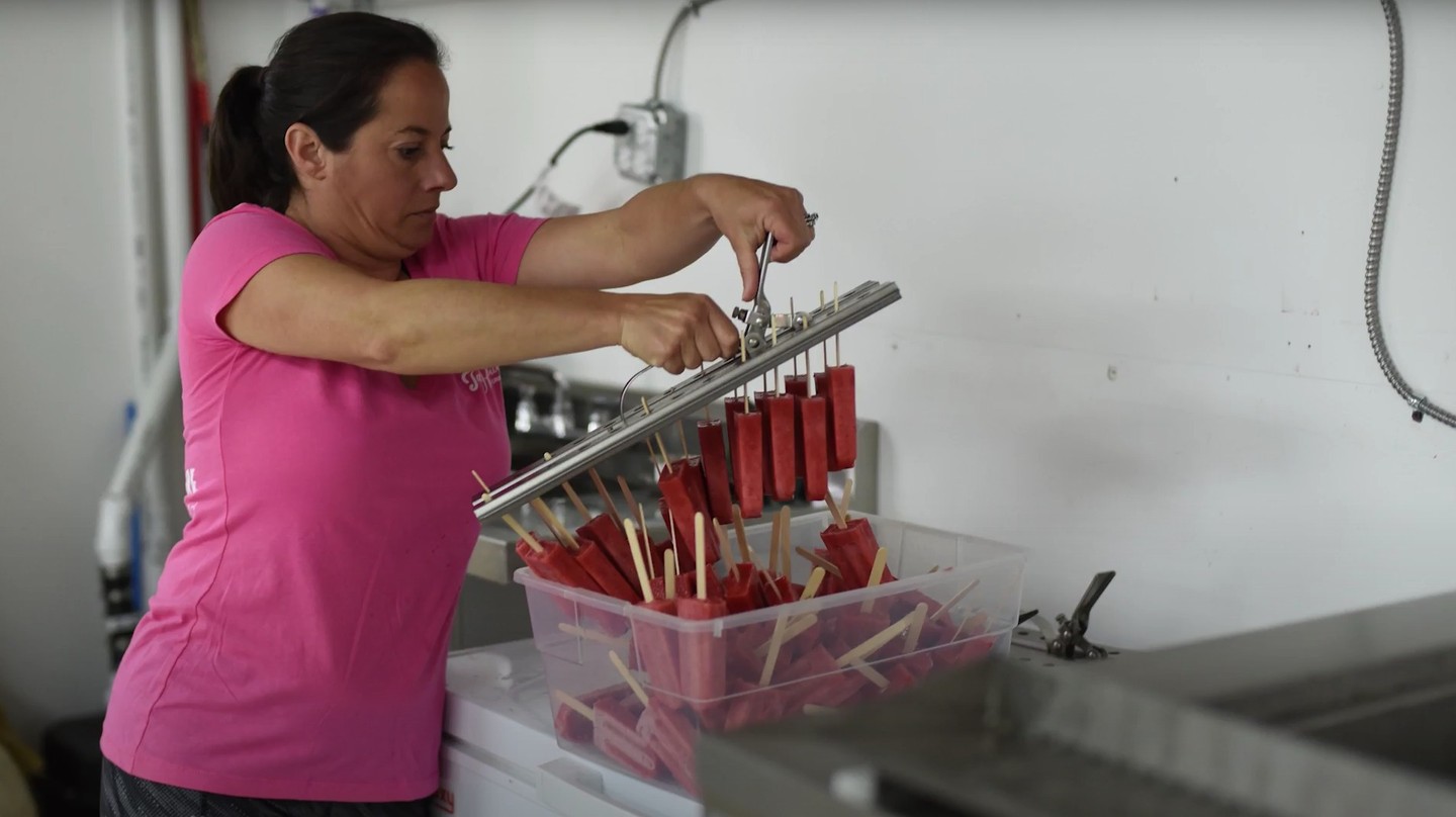 Did you know our popsicles (paletas) are handcrafted right here in Stevensville? 🍓✨ Every recipe is created by us using carefully selected, high-quality ingredients—no artificial anything, just pure, delicious flavor! Made with whole fruit or freshly squeezed juice, we’ve got 20+ flavors waiting for you to try. Which one will you pick? 🍍🍉🍊
#HandcraftedWithLove #RealFruitRealFlavor #NoArtificialAnything #TastyToucan #KentIslandEats #MadeInMD #ilovetastytoucan
100% Natural - Vegan - Dairy-Free - 110% Delicious