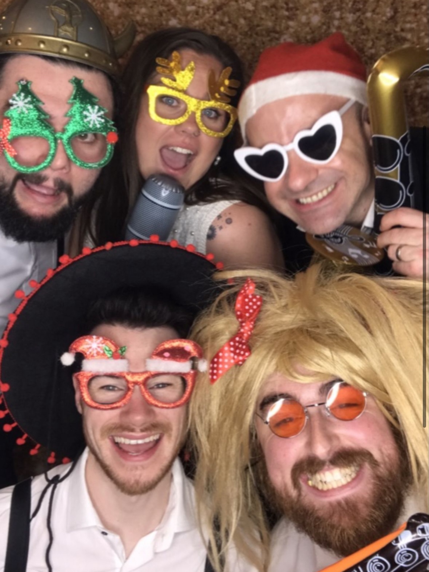 Silly Season is firmly upon us! We’ve been loving bringing the tunes to your Christmas parties and winter weddings! 🎄
Will you be seeing us at an event this Festive season? Or maybe you have already? Let us know in the comments! 🪩🪩
#christmas #band #weddingband #irishweddingband #party