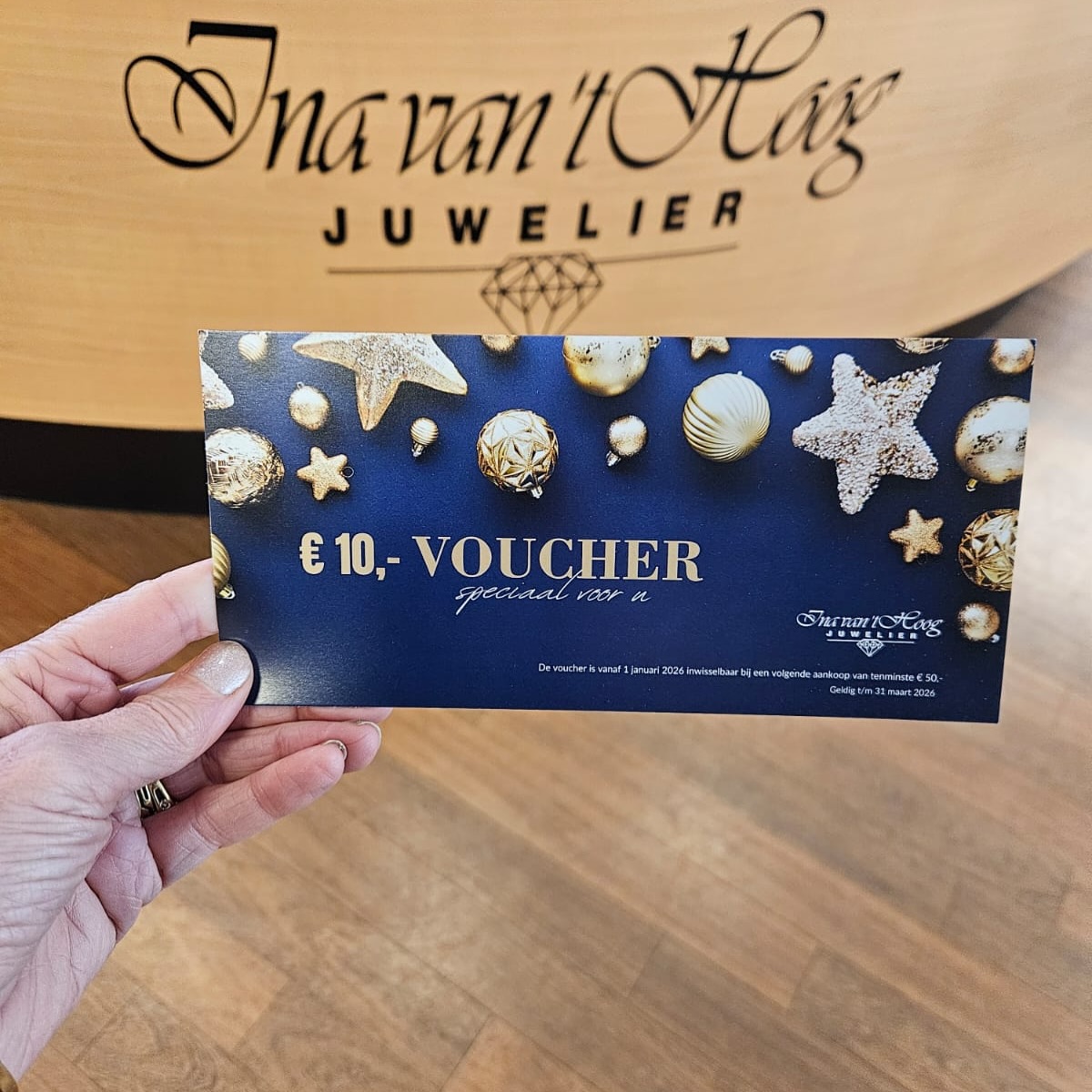 December staat bijna voor de deur en dat betekent dat je bij iedere aankoop tussen 1 en 31 december 2025 bij ons in de winkel een β¬ 10,- voucher cadeau krijgt. β¨?
De voucher is vervolgens in te wisselen vanaf 1 januari 2026 tm 31 maart 2026 bij besteding vanaf β¬ 50,- . De voucher is niet in te leveren bij het vervangen van batterijen, reparaties of sale artikelen. ?
#inavanthoog #voucher #inavanthoogjuweliervoucher #cadeau #decembermaand
