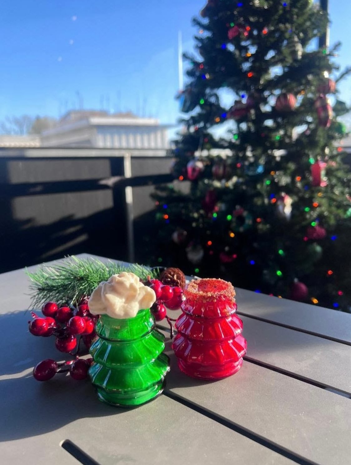 The newest addition to our menu? A festive duo ➡️ a naughty and nice craft shot pairing!
This weekend is the perfect time to try it 🎄 Come enjoy an evening out on our covered patio and try our limited edition holiday menu ✨