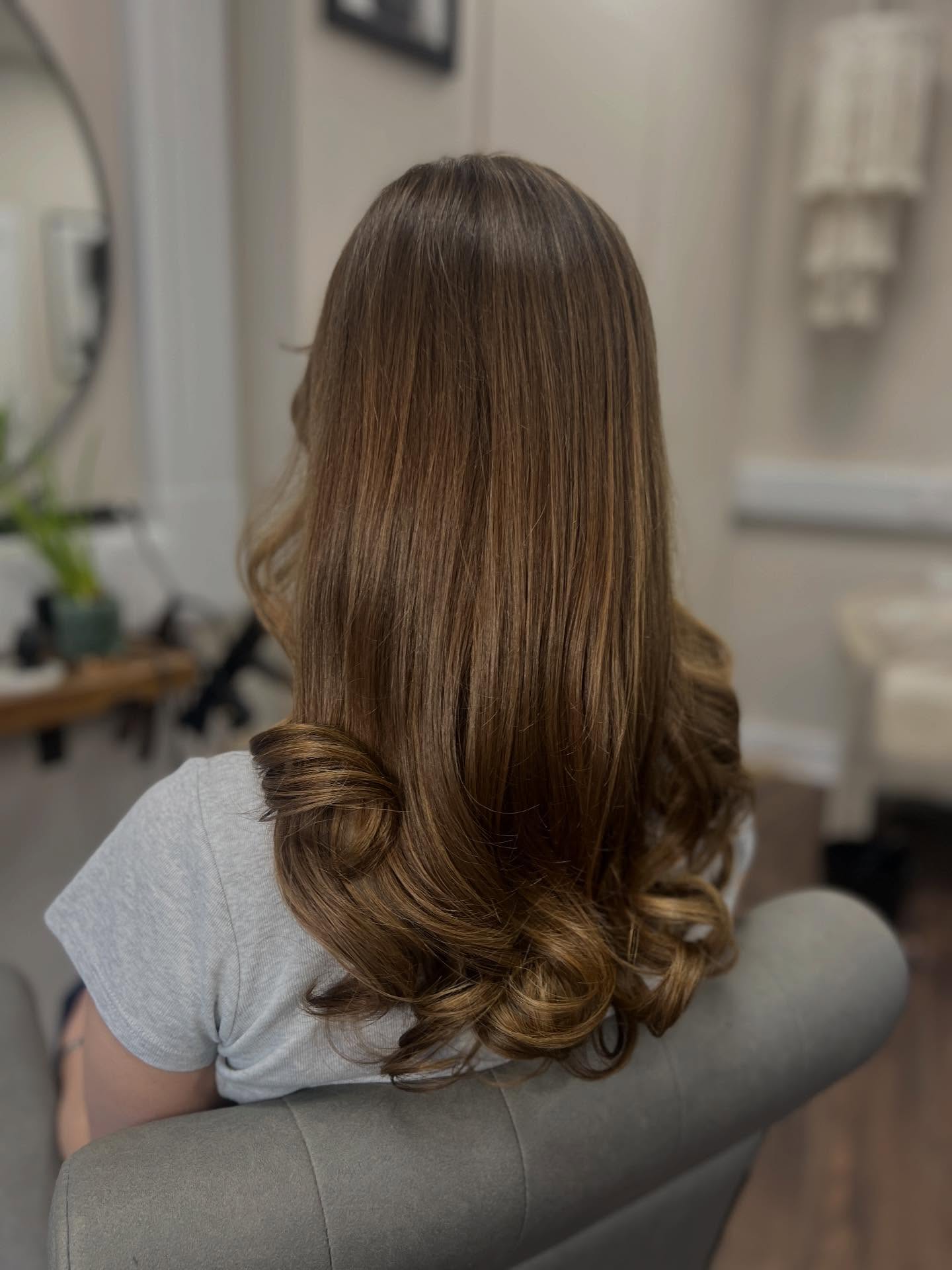 B O U N C Y B L O W
3/4 head for for volume adding a soft layer for this beautiful finish. OBSESSED
#temicachet #hairextensions #awardwinningsalon