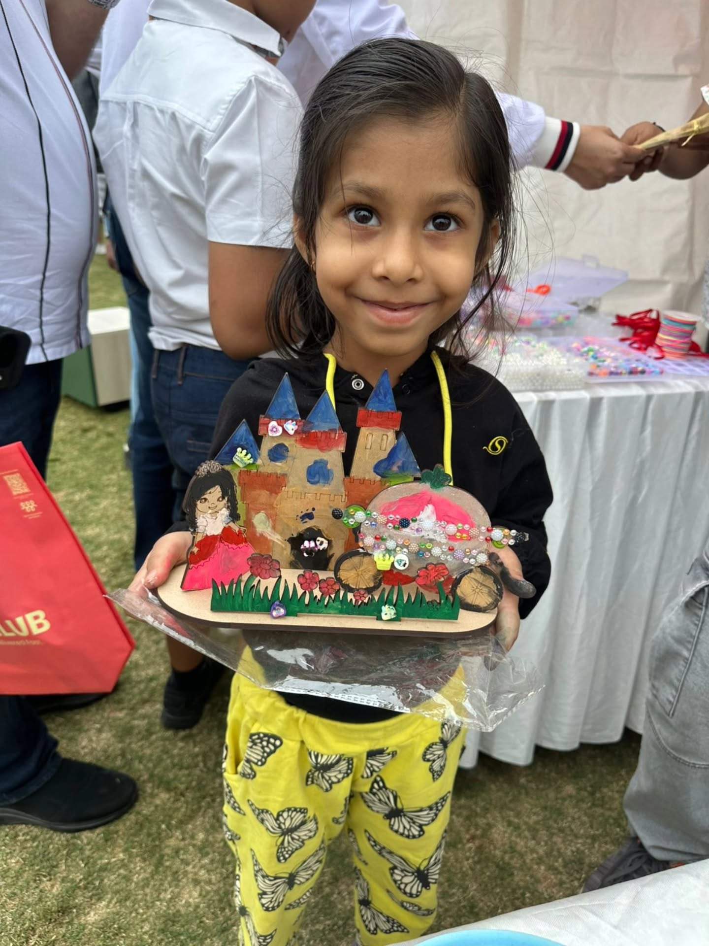 Crafts. Colours. Creativity everywhere! 🎉
The DIY table at Movin’ Minds is a total HIT at Kukdukoo Fest.
Bring your little artist and let them make a memory to take home.
#KukdukooFest #MovinMinds #DIYForKids #diy
