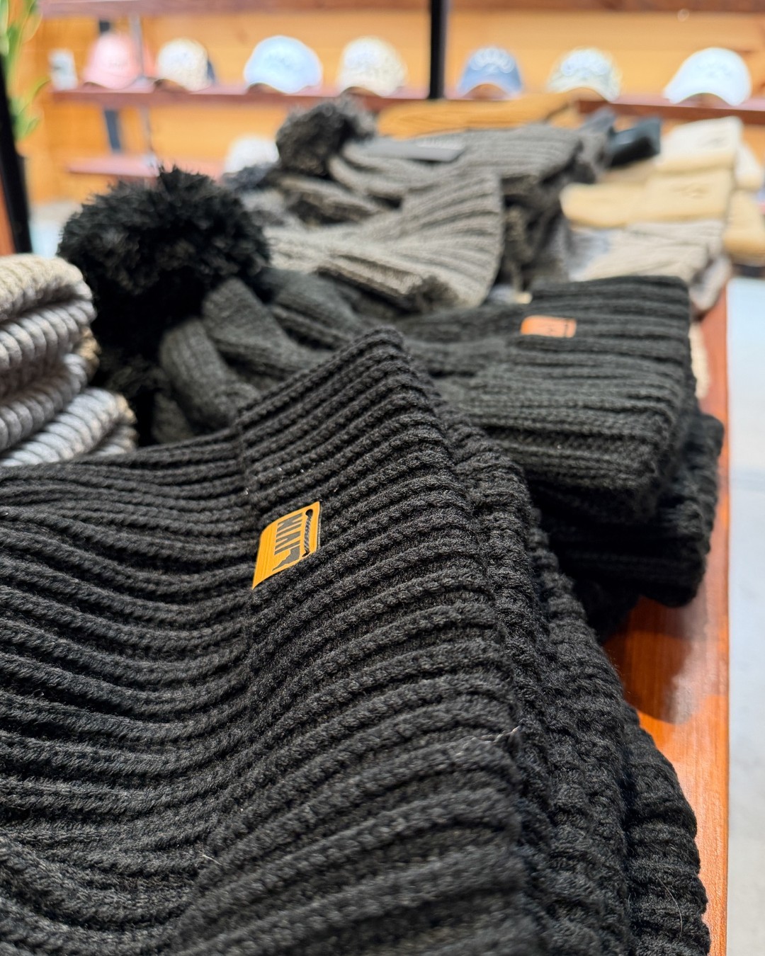 Shop local, wear local. Idaho Livin has the gear that reps Boise right.. beanies, tees, sweaters, and hats built for gifting, layering, and keeping it real.
Perfect for your holiday list or a little something for yourself.
📍 Inside The Warehouse Food Hall