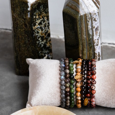 Black Friday starts now with 20% off on all gems
Your new favorite stone is waiting⦠bracelets, necklaces, earrings & decorative stones. This 20% Black Friday discount lasts until Cyber Monday.
So now is the moment to shop!
#BlackFridayDeals #CrystalLovers #InteriorDecor #HealingStones #WildStonesAmsterdam #CyberMonday #JewelryLovers #AgateGeode