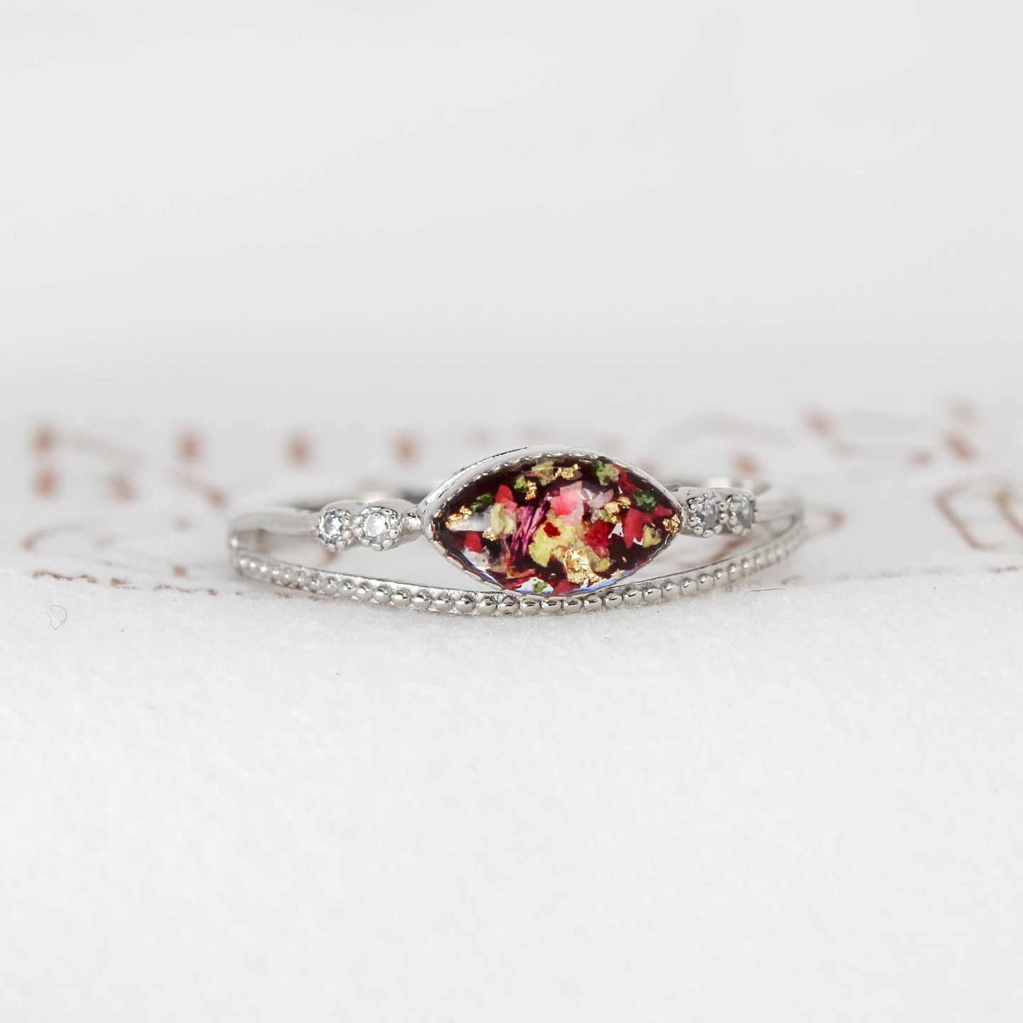 Special day flowers preserved in something beautiful 💛
#flowerpetalpreservationring #bouquetpreservationring #weddingbouquetpreservation #customringbridalbouquet #funeralflowerjewelry #weddingbouquetpreservationring #flowerpreservationjewelry #flowerpressedring #funeralflowerring #weddingflowerring #pressedflowerring #driedflowerring #driedflowerpetalring