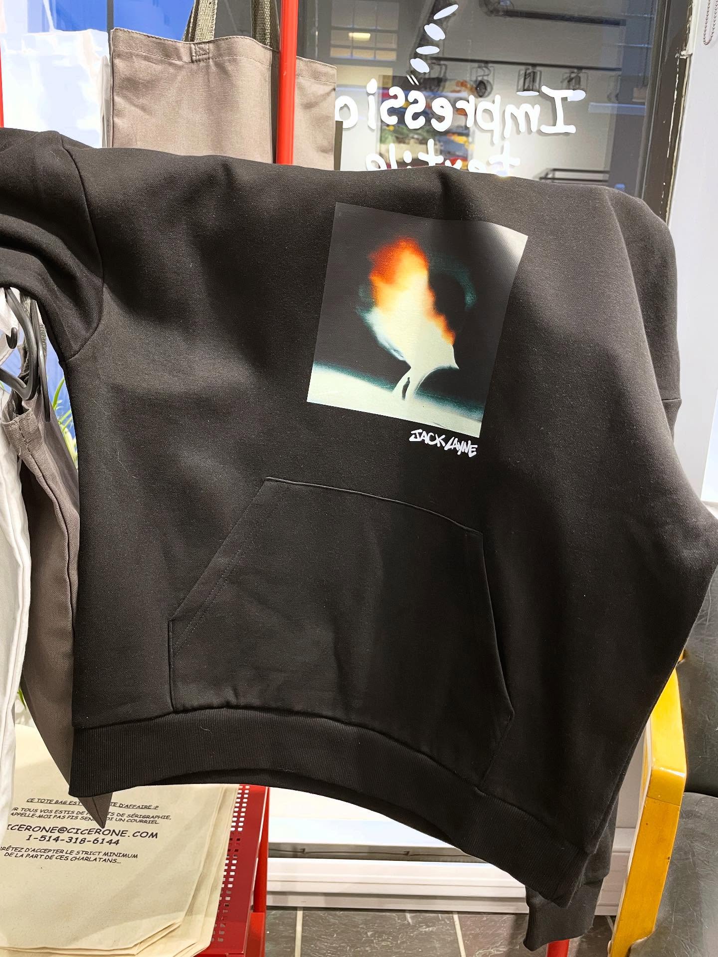 Impression en DTF imprimée pour le show de @lepaslourd 🙌
Merci pour ta confiance 👏
#dtfprinting #costumdtfprinting #costumtshirt #dtfprintingservices #screenprintingstudio #screenprintingshop #mtlbusiness