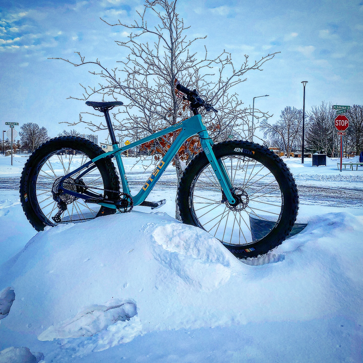 New Snowfall + New @otsocycles Voytek 2 Colorway in the shop! 👌 ❄️ This Double Spruce color is possibly our favorite Voytek color we’ve seen so far and that’s sayin a lot! 🌲 Come take a look before someone takes it home!
.
#sugarbottombikes #otsocycles #otsovoytek