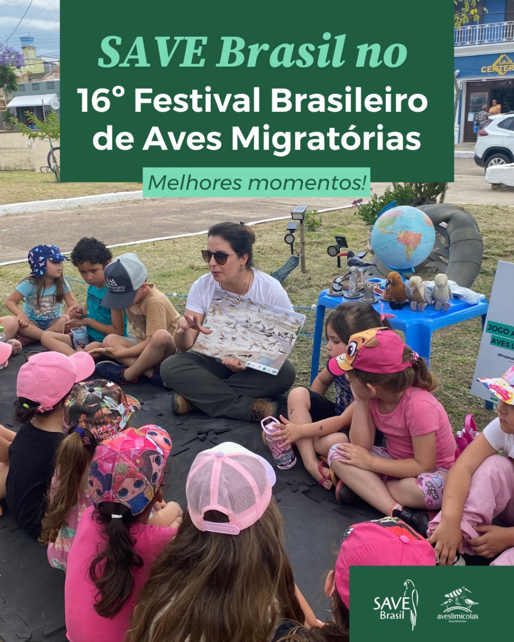 O Festival Brasileiro de Aves Migratórias já deixou saudade. 💛🐦
Mais uma vez, foi inspirador estar com a comunidade de Mostardas e Tavares, no Rio Grande do Sul, que segue com a gente há tantos anos nessa jornada pela conservação.
Foram dias intensos, cheios de troca, aprendizado e conexão com quem faz a diferença na Lagoa do Peixe. Separamos alguns momentos que aqueceram nosso coração e reforçam a certeza de que estamos ao lado dos parceiros certos para proteger as aves limícolas.
Nosso agradecimento à comunidade, ao @parquenacionaldalagoadopeixe, aos parceiros @manometconservationsciences , @naturecanada_ e à @whsrn_rhrap por.
O festival, organizado pelo @parquenacionaldalagoadopeixe, foi um sucesso! A SAVE Brasil integrou a programação com ações de educação ambiental, rodas de conversa e oficina de identificação de limícolas. Também acompanhamos a cerimônia que marcou os 35 anos do Parque na rede WHSRN.
Um encontro que renova forças e motiva os próximos passos. ✨