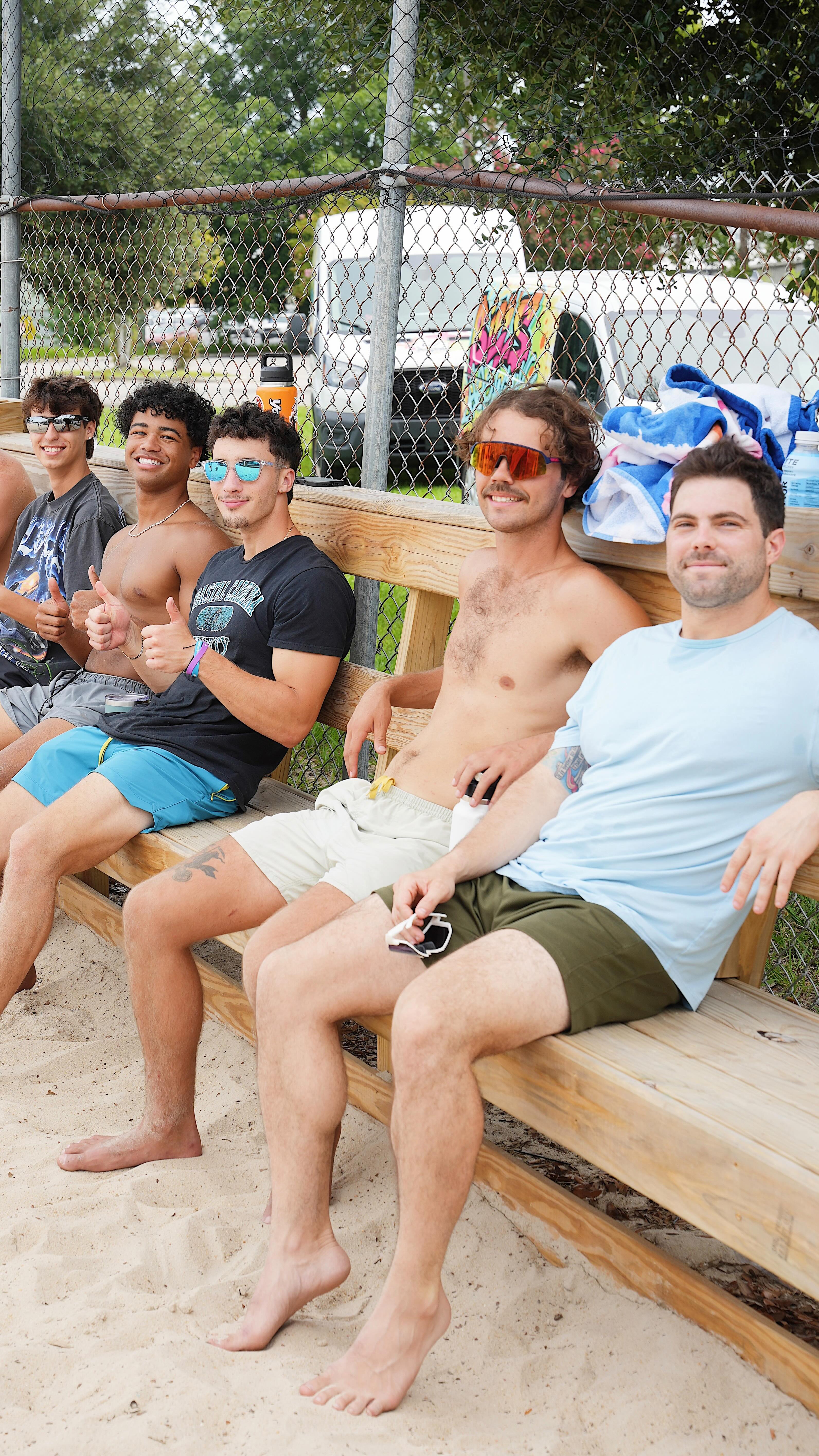 Looking for a team to play league with this upcoming season, or just hoping to meet new people?
Come hang at Bill’s on Friday, December 20th, from 4:30-6:30 PM for our Volleyball Social! 🏐🤙🏼
All levels of play are welcome to come and participate! PS: there will be free food! 😎
#CaptnBills #VolleyballSocial #LocalILM #BeachVolleyball #WinterSocial